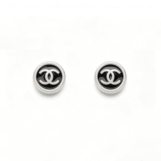 New round black enamel stud earrings
