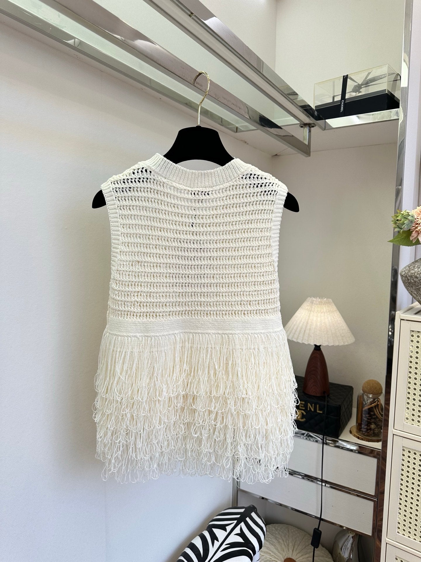 26 New Cut-out Tassel Knit Vest