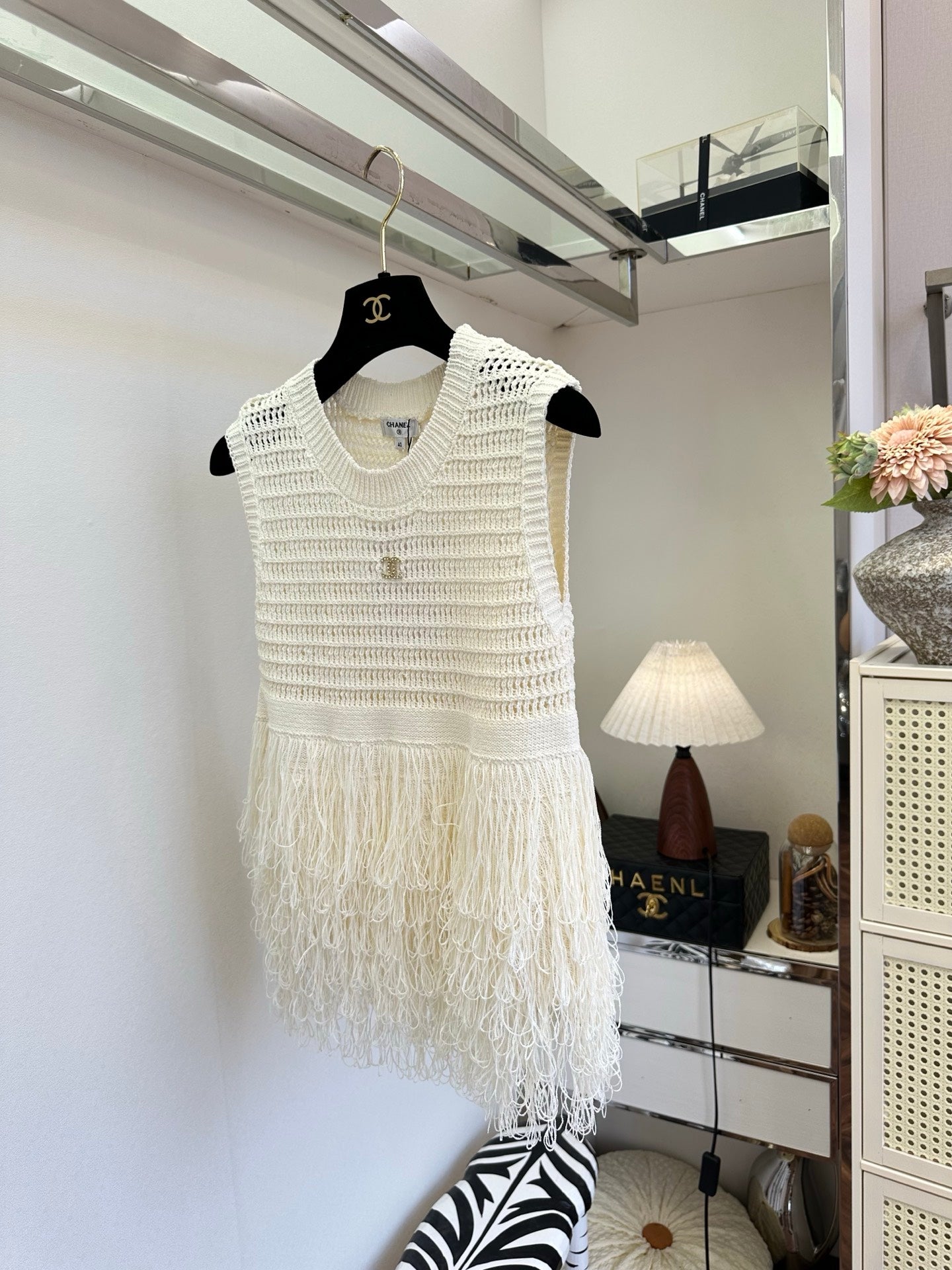 26 New Cut-out Tassel Knit Vest