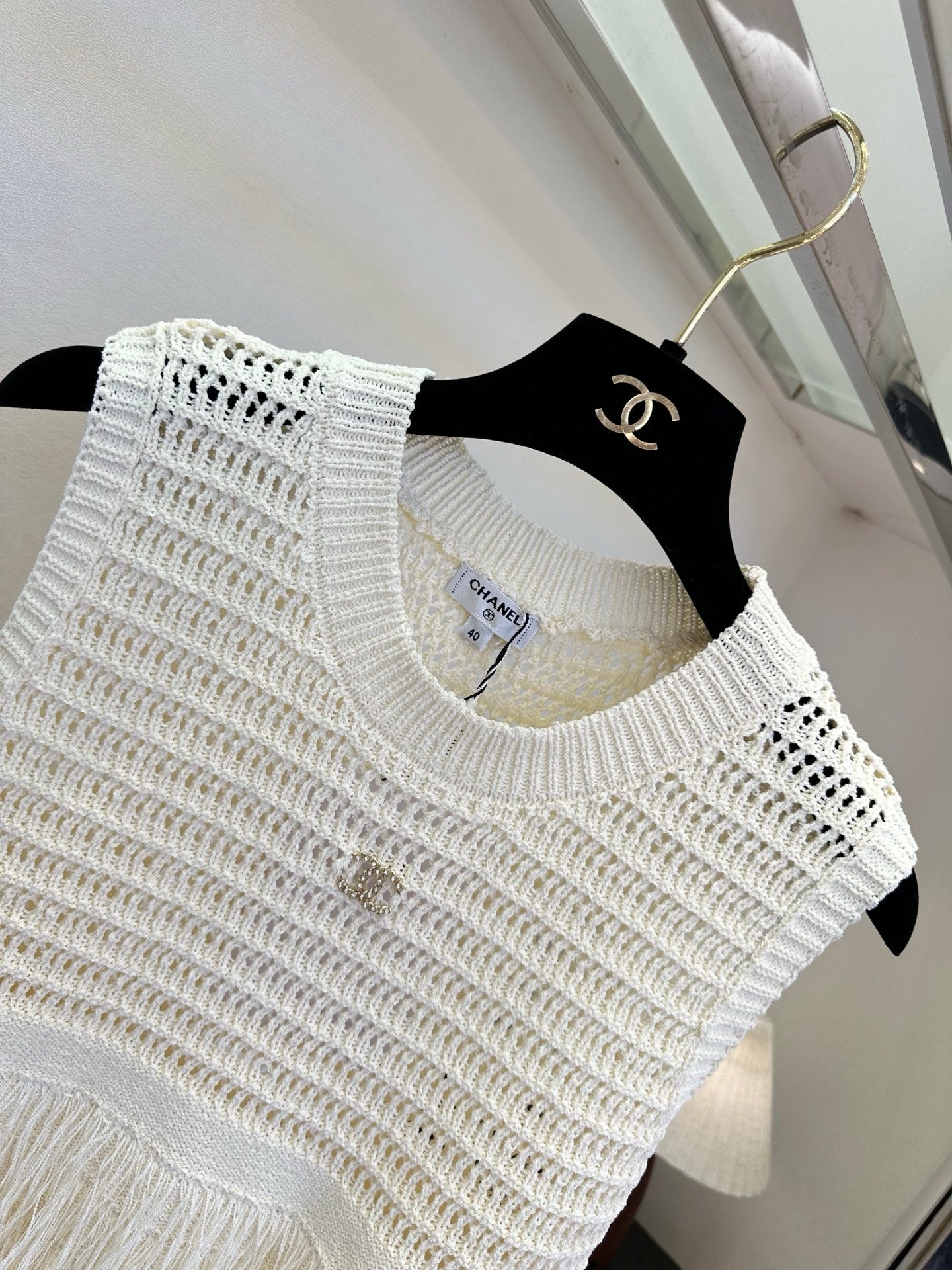 26 New Cut-out Tassel Knit Vest