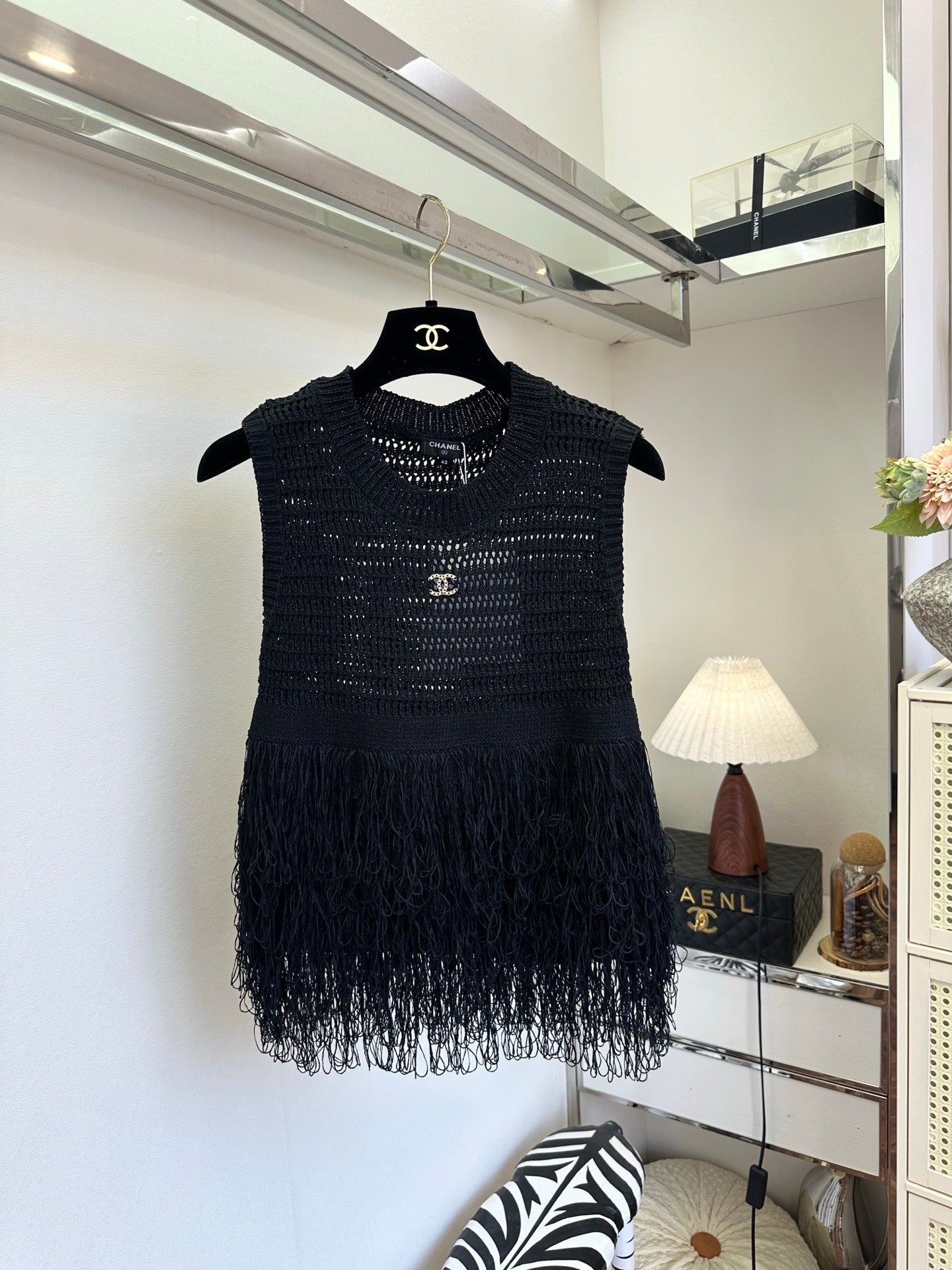26 New Cut-out Tassel Knit Vest