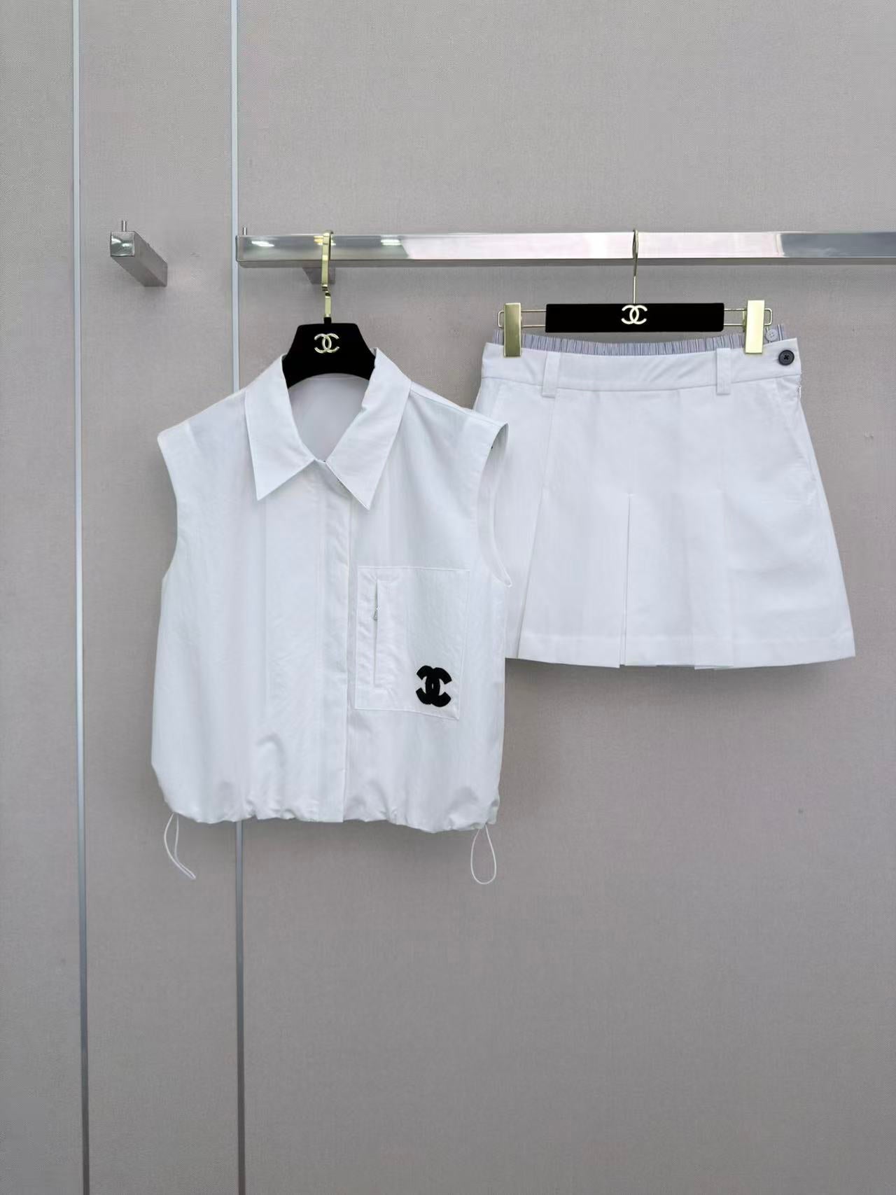 26 New Sleeveless Collared Vest and Skirt Set