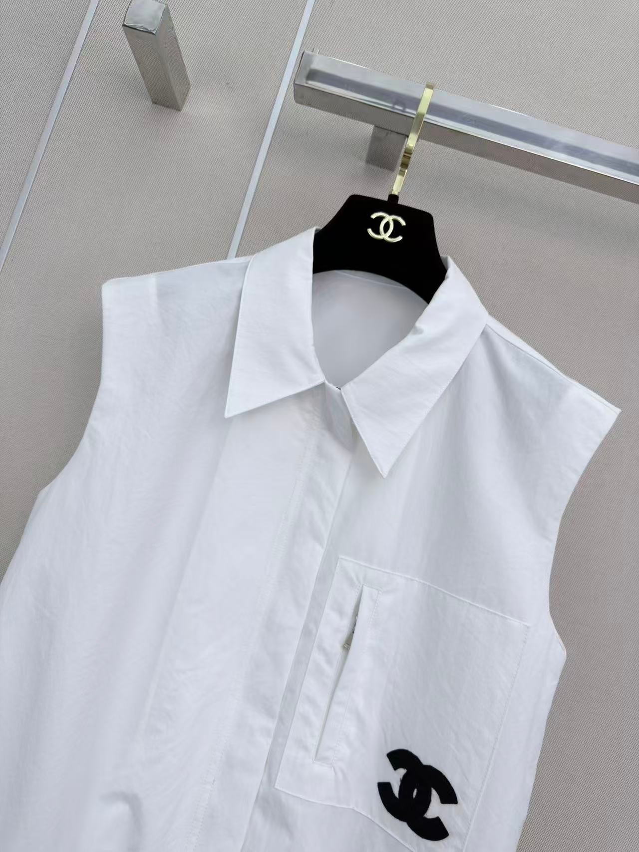 26 New Sleeveless Collared Vest and Skirt Set