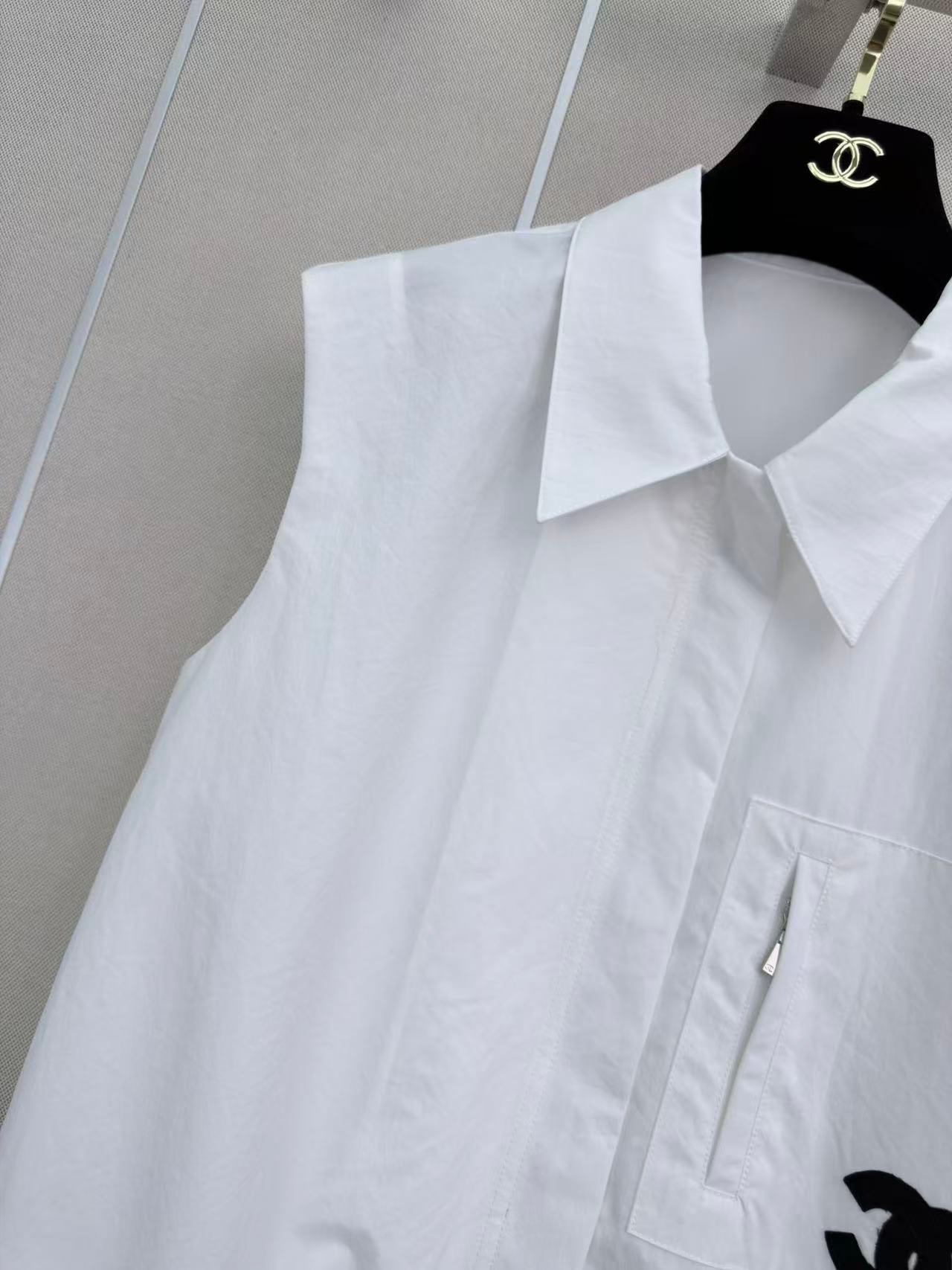 26 New Sleeveless Collared Vest and Skirt Set