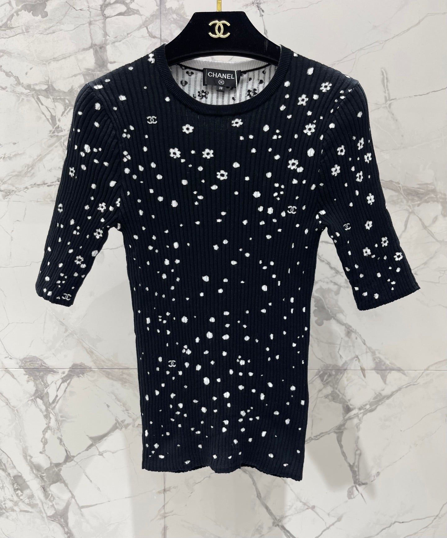 26 New Floral Jacquard Ribbed Knit Top
