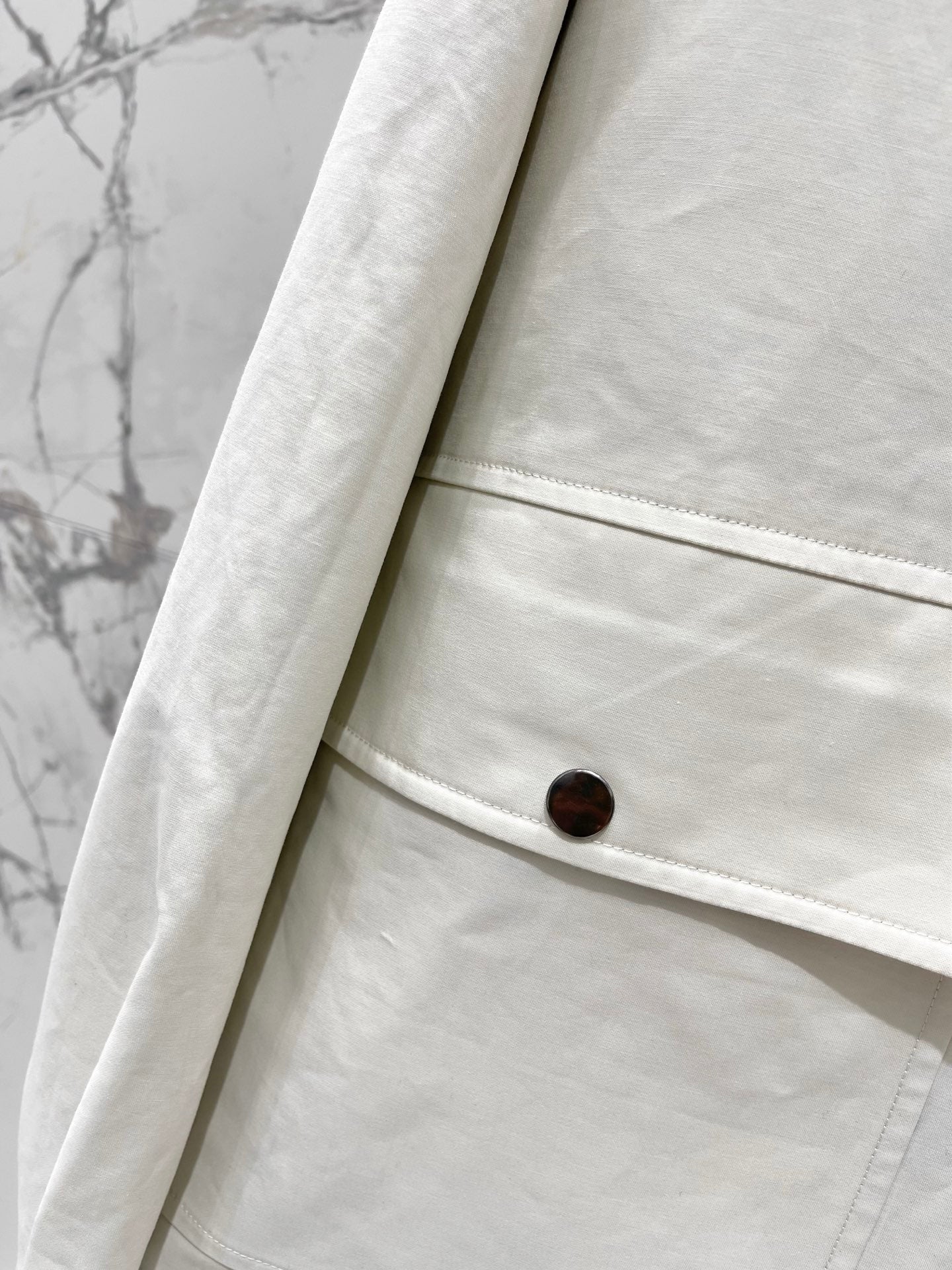 26 New Utility-Style Reversible Stand-Collar Jacket