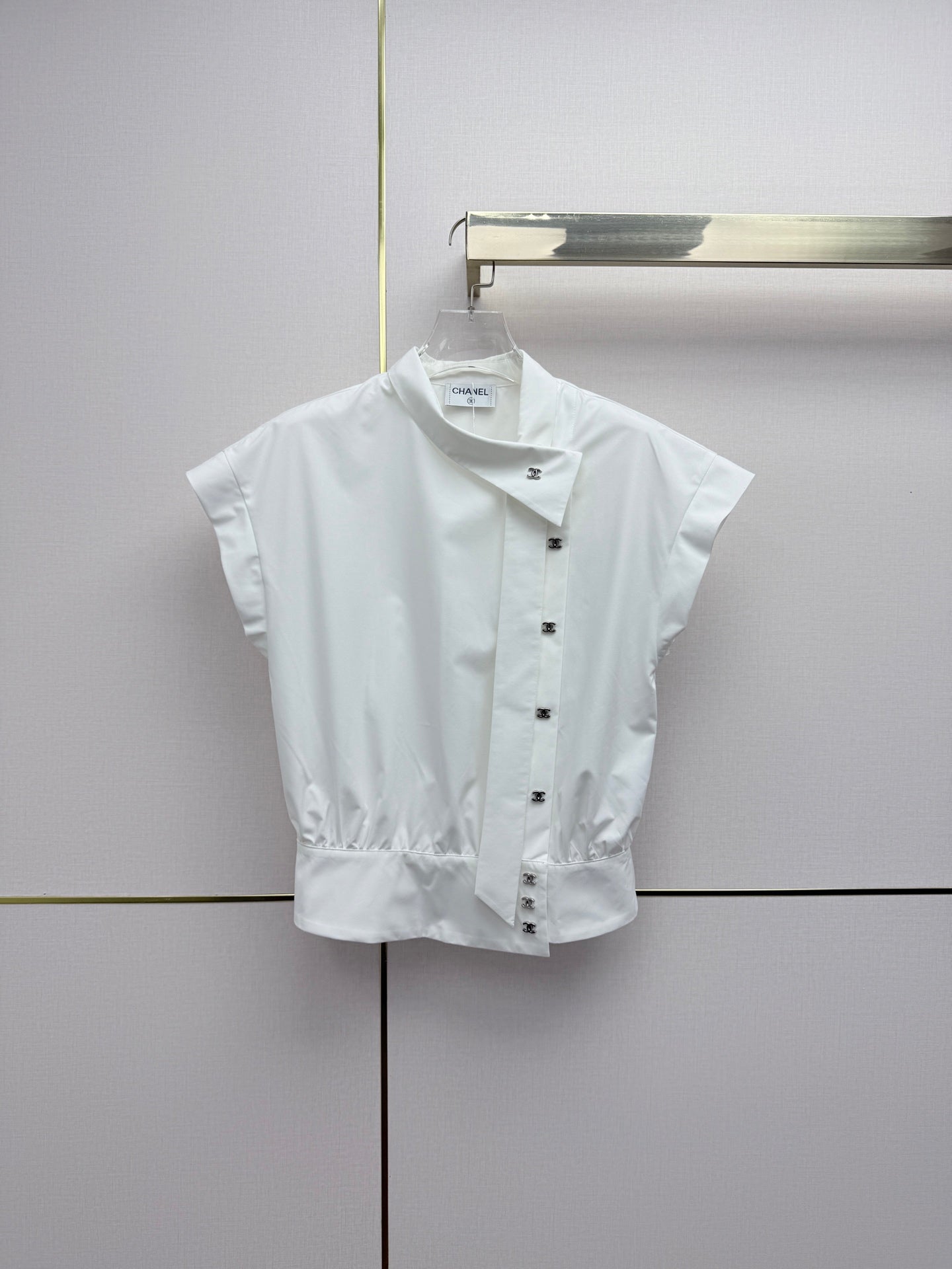 26 New Stand-Collar Top