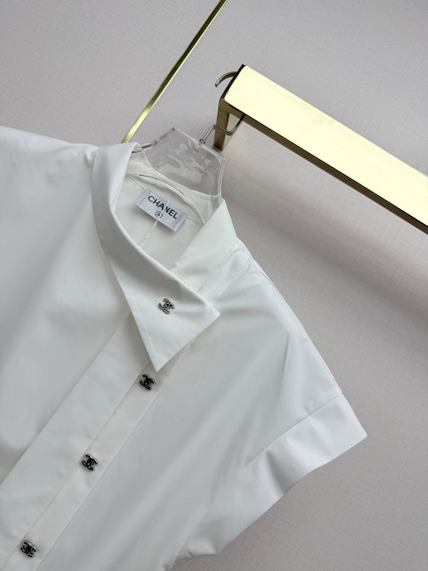26 New Stand-Collar Top