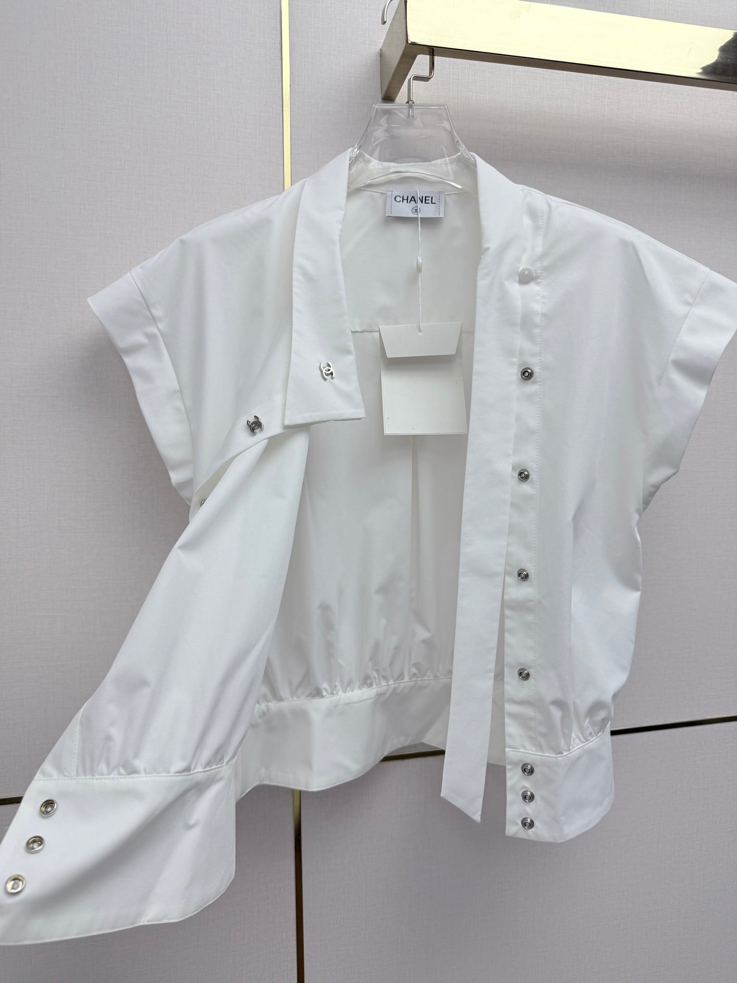 26 New Stand-Collar Top