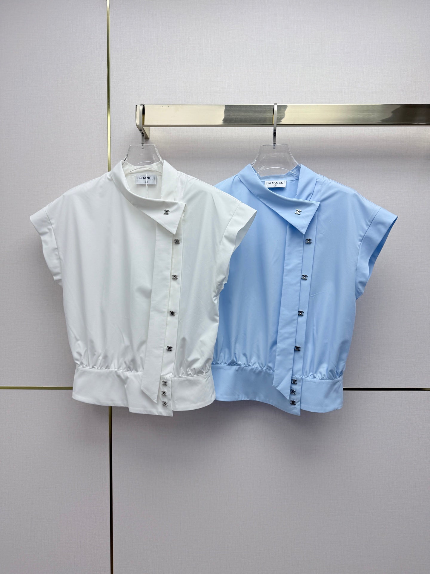 26 New Stand-Collar Top
