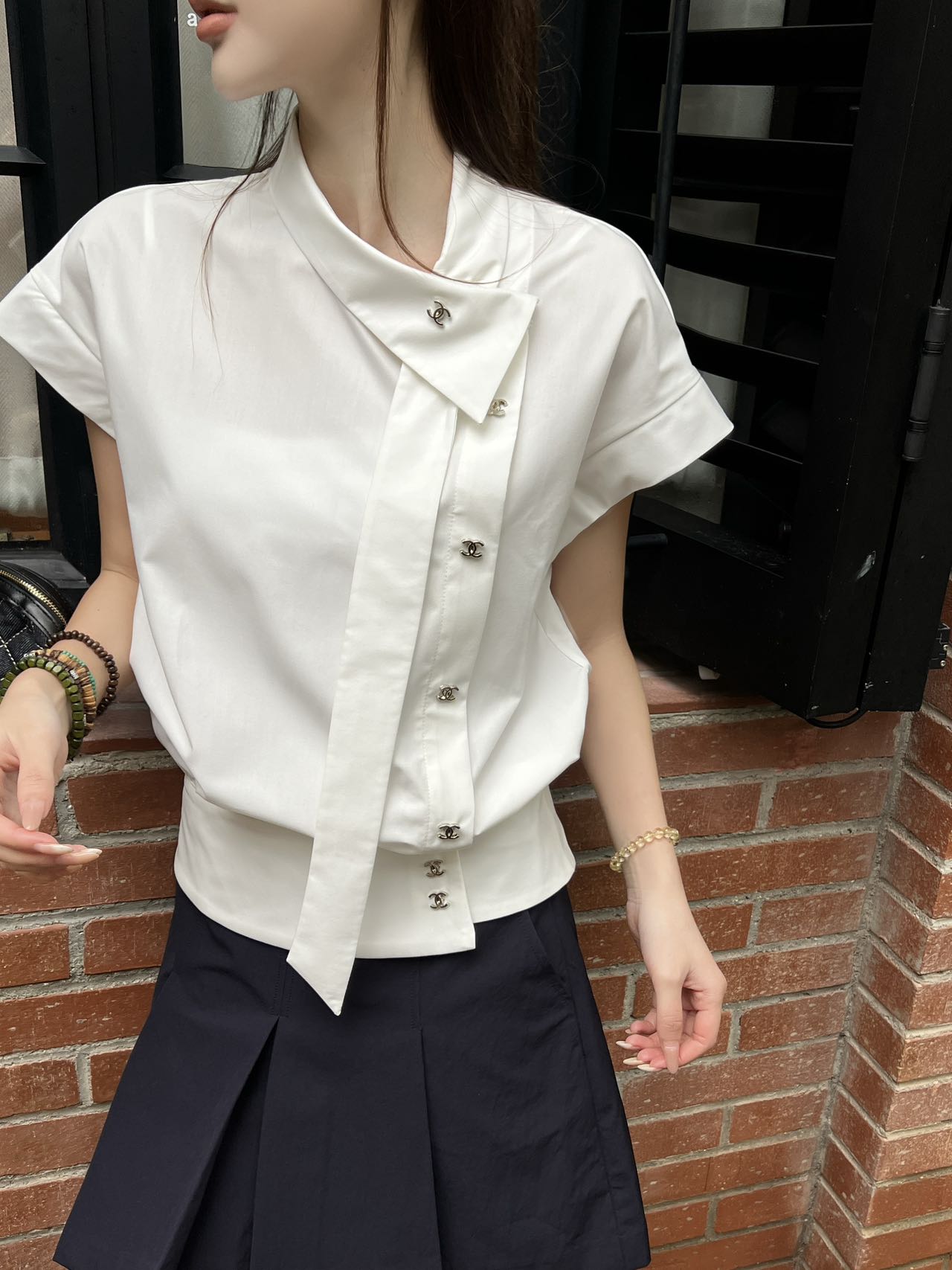 26 New Stand-Collar Top