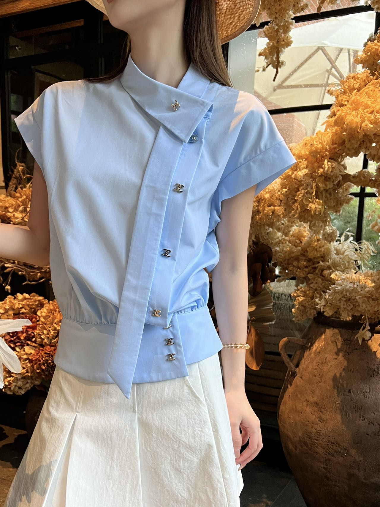 26 New Stand-Collar Top