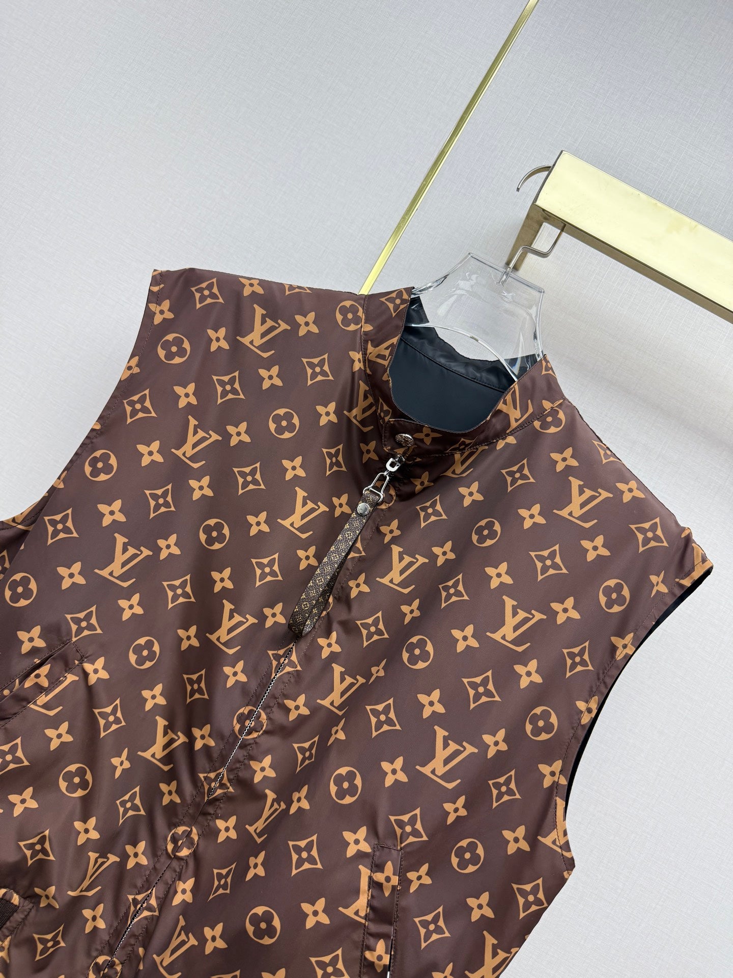 26 New Stand-Collar Vest Jacket