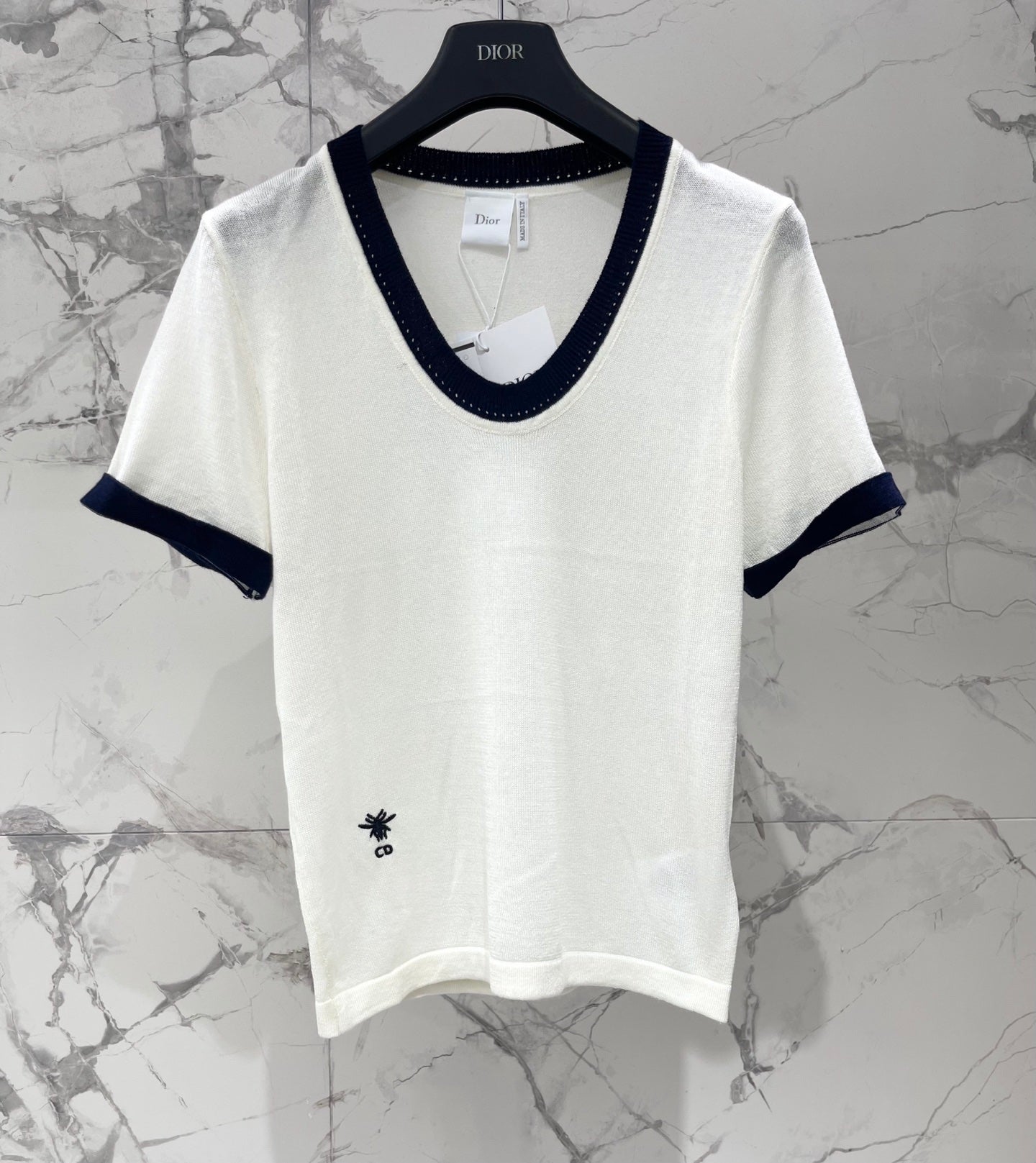 26 New Color-Block Embroidered Short-Sleeve Knit Top