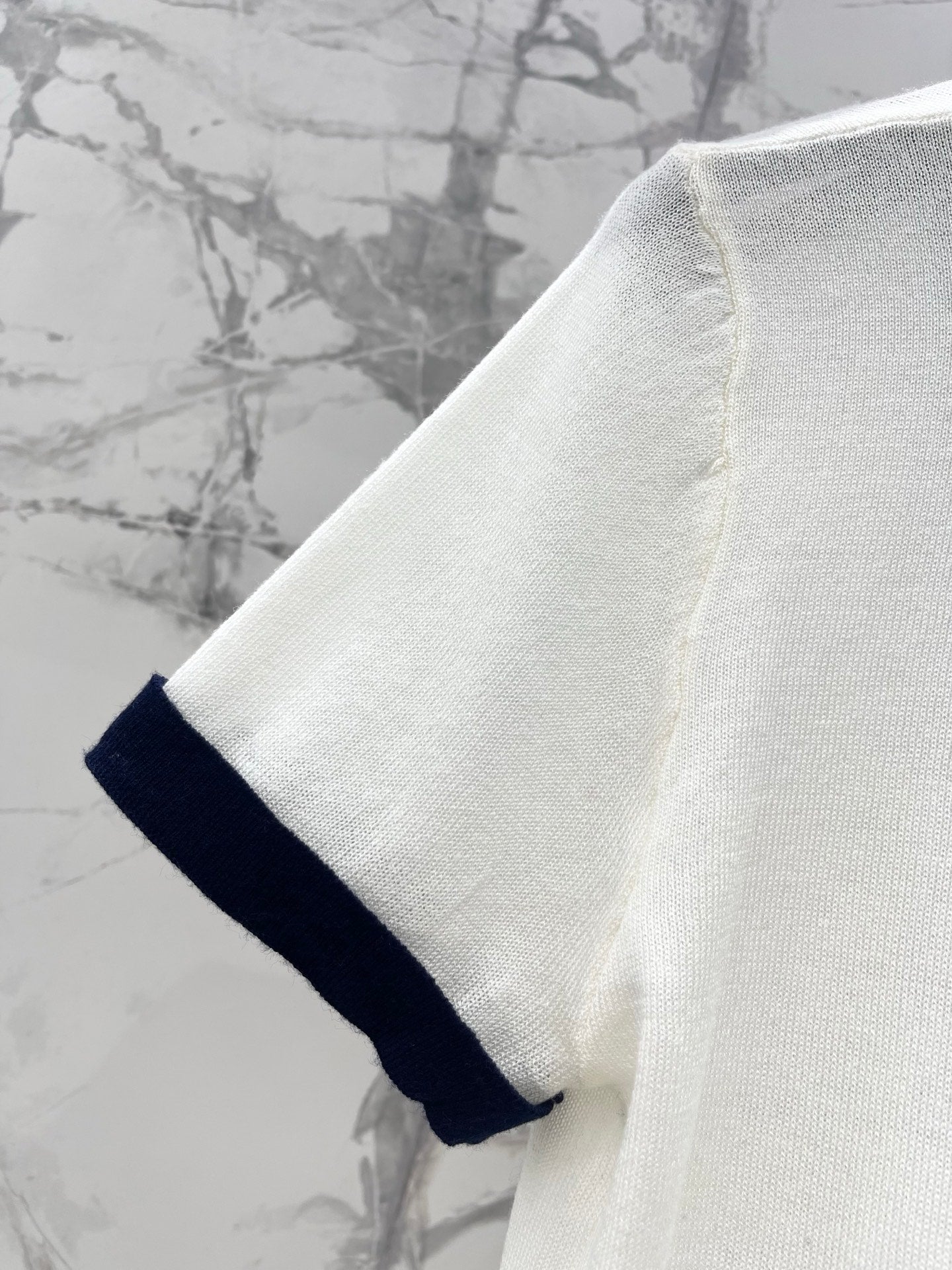 26 New Color-Block Embroidered Short-Sleeve Knit Top