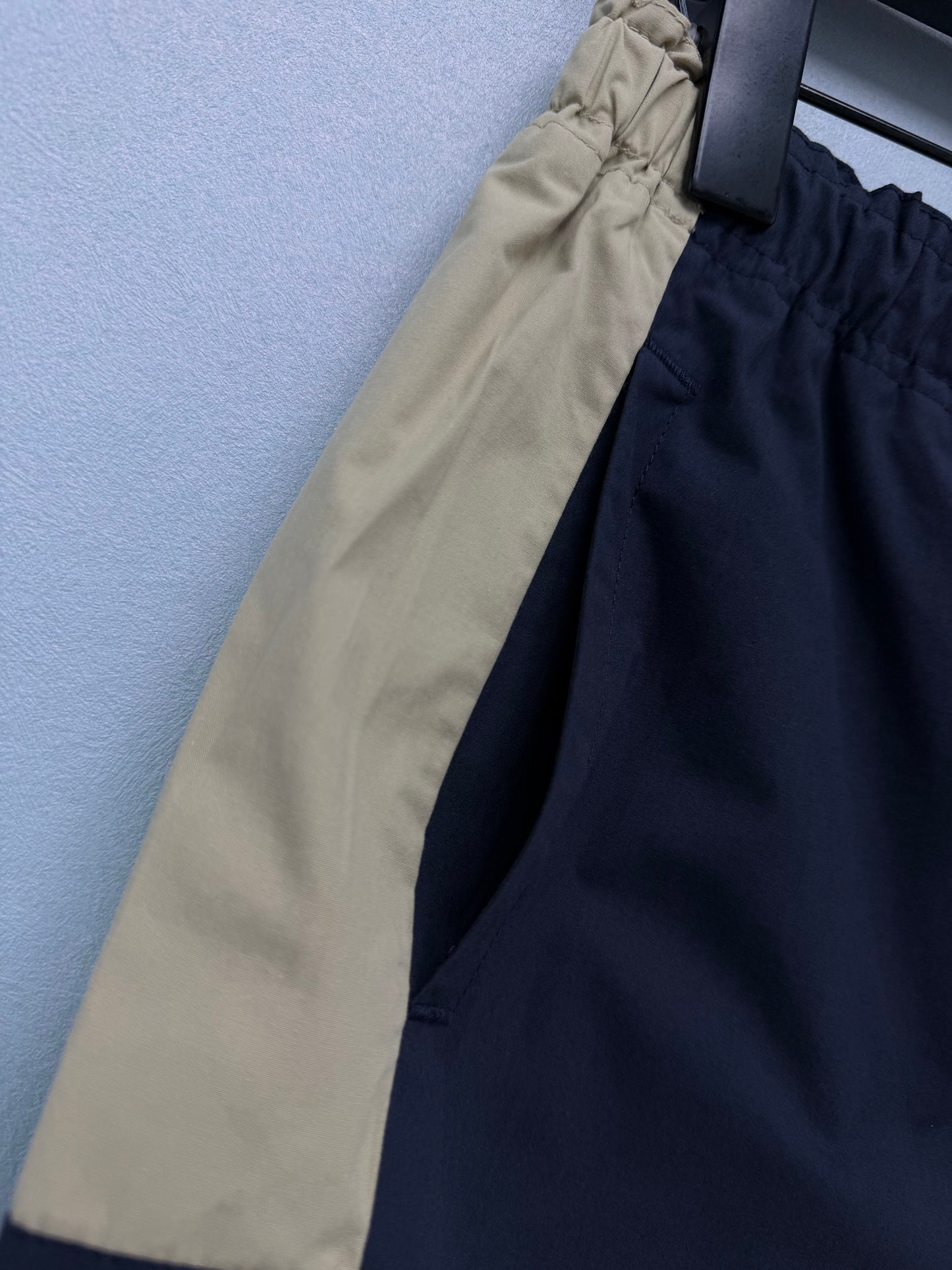 26 New Navy Color-Block Elastic-Waist Casual Shorts