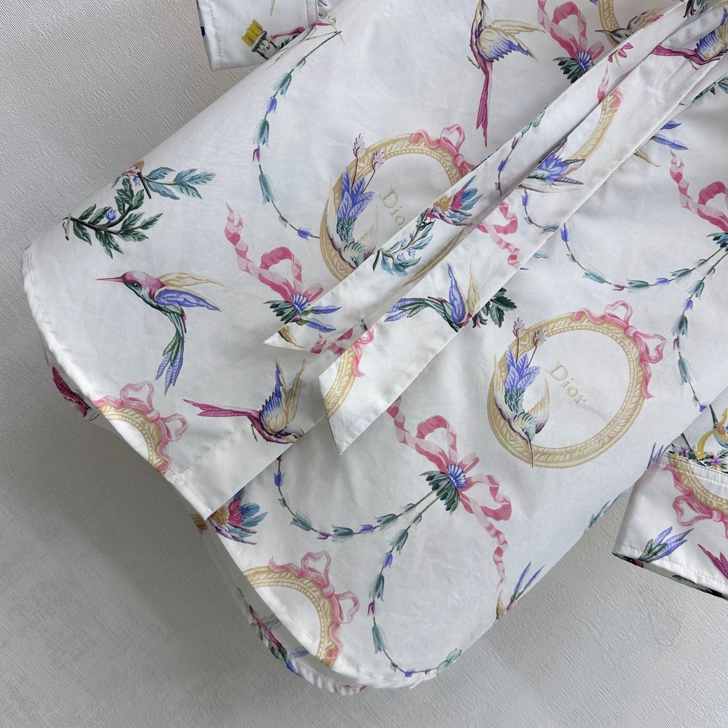 26 New Wreath-Print Shirt with Ribbon Ties