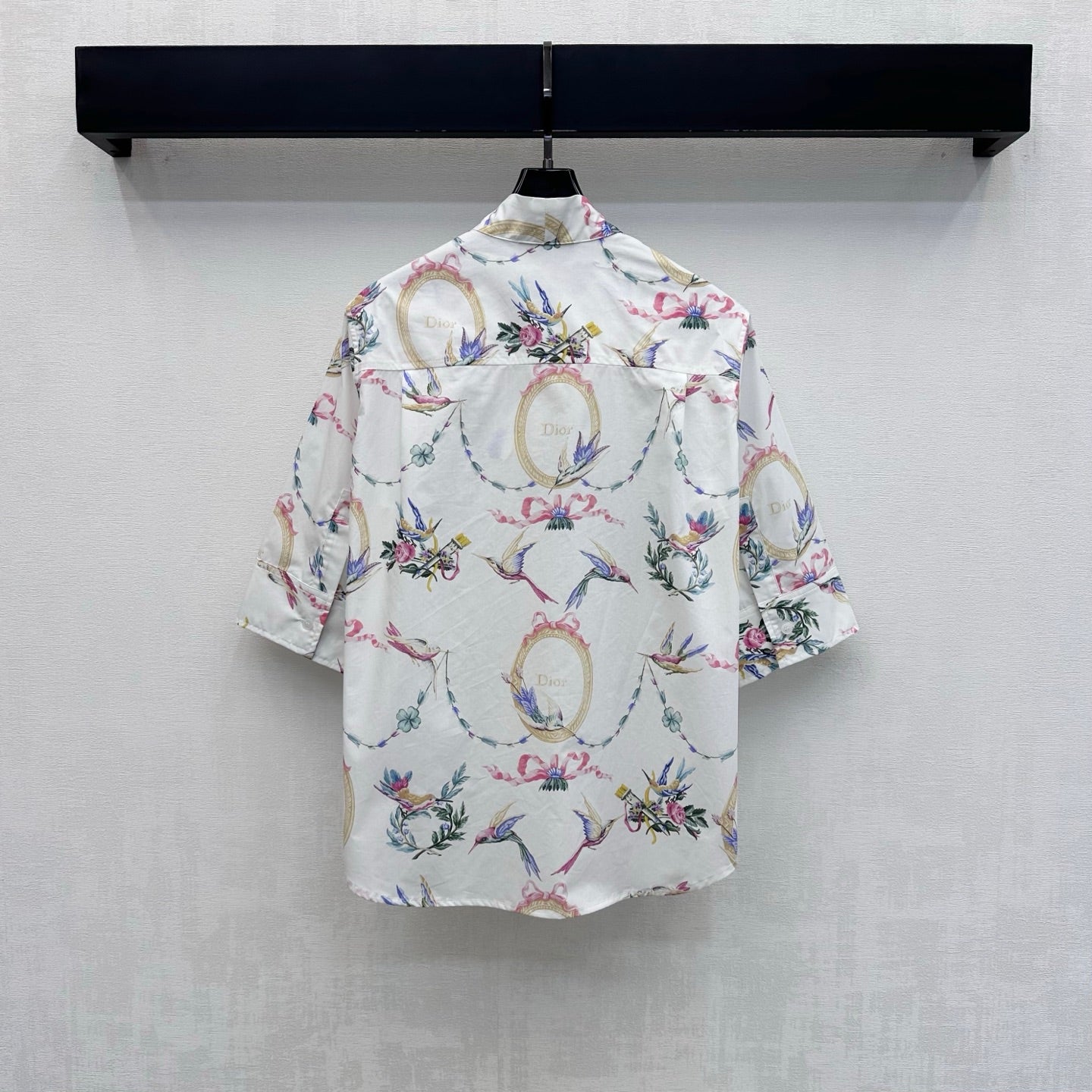 26 New Wreath-Print Shirt with Ribbon Ties