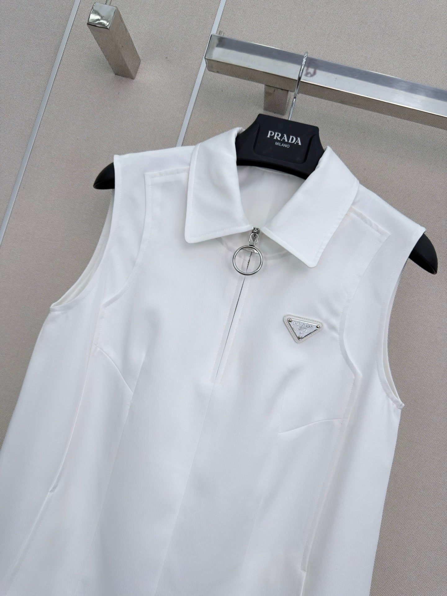 26 New Sleeveless Collared Dress