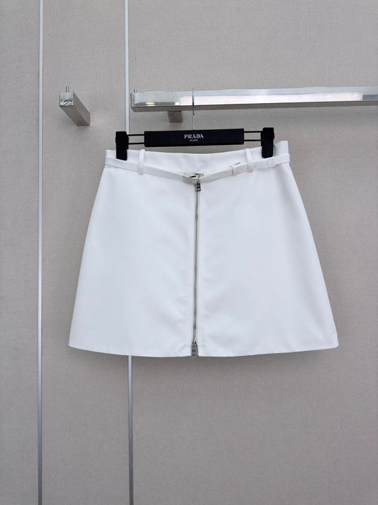 26 New-style skirt paired with a belt
