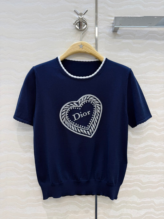 26 New Short-Sleeved Knit Top with Heart Embroidery