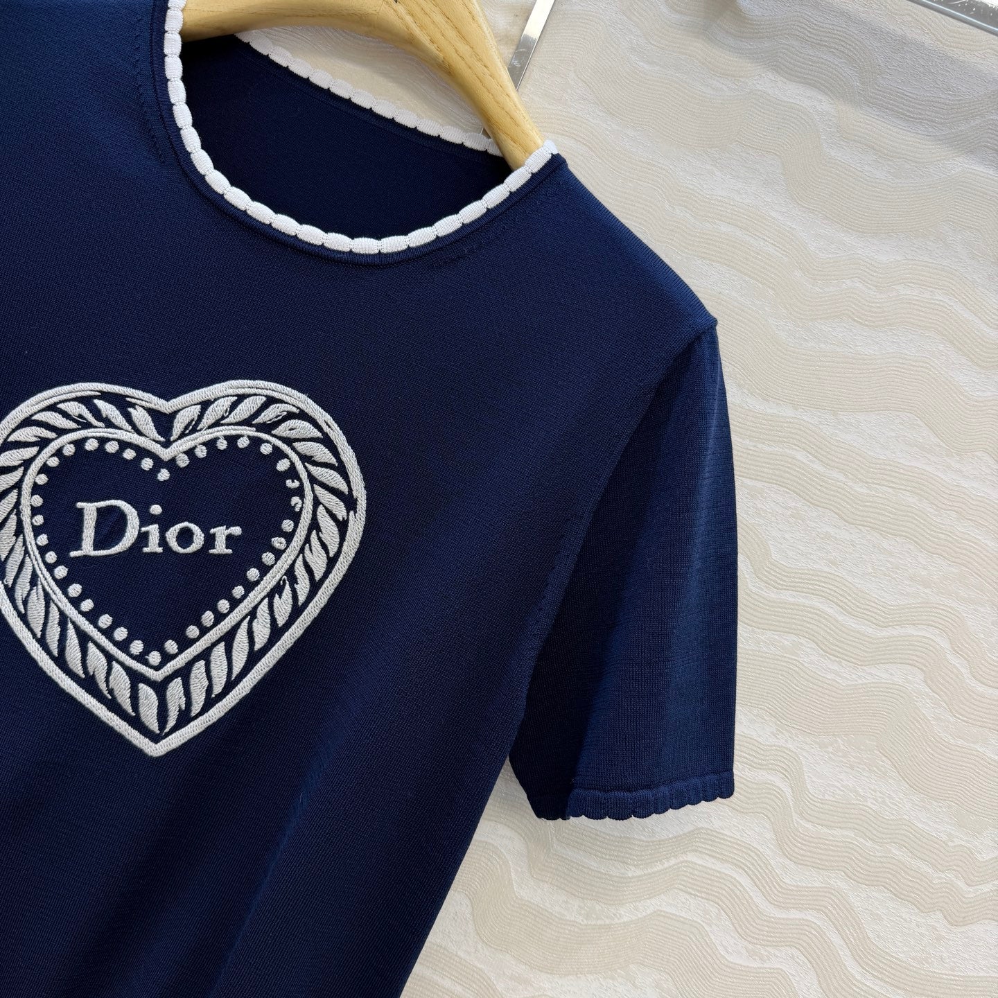26 New Short-Sleeved Knit Top with Heart Embroidery