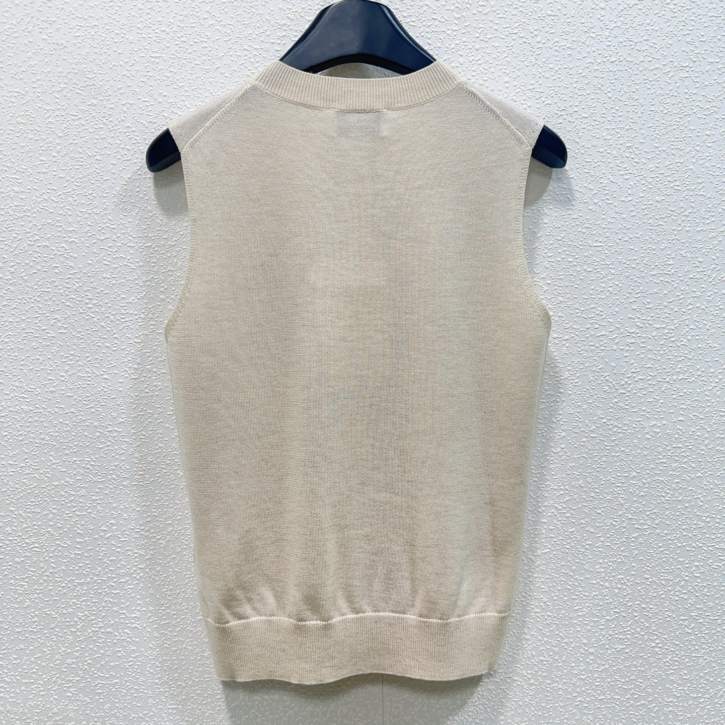 26 New Sleeveless Knitted Vest