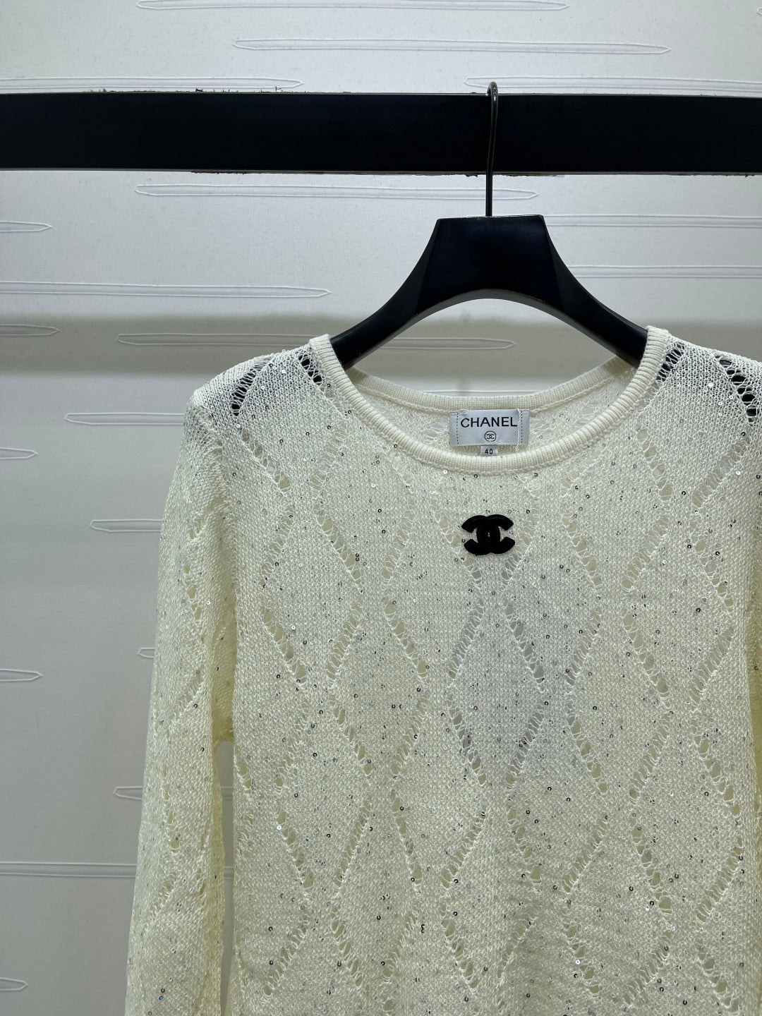 26 New Long-Sleeve Diamond-Knit Top