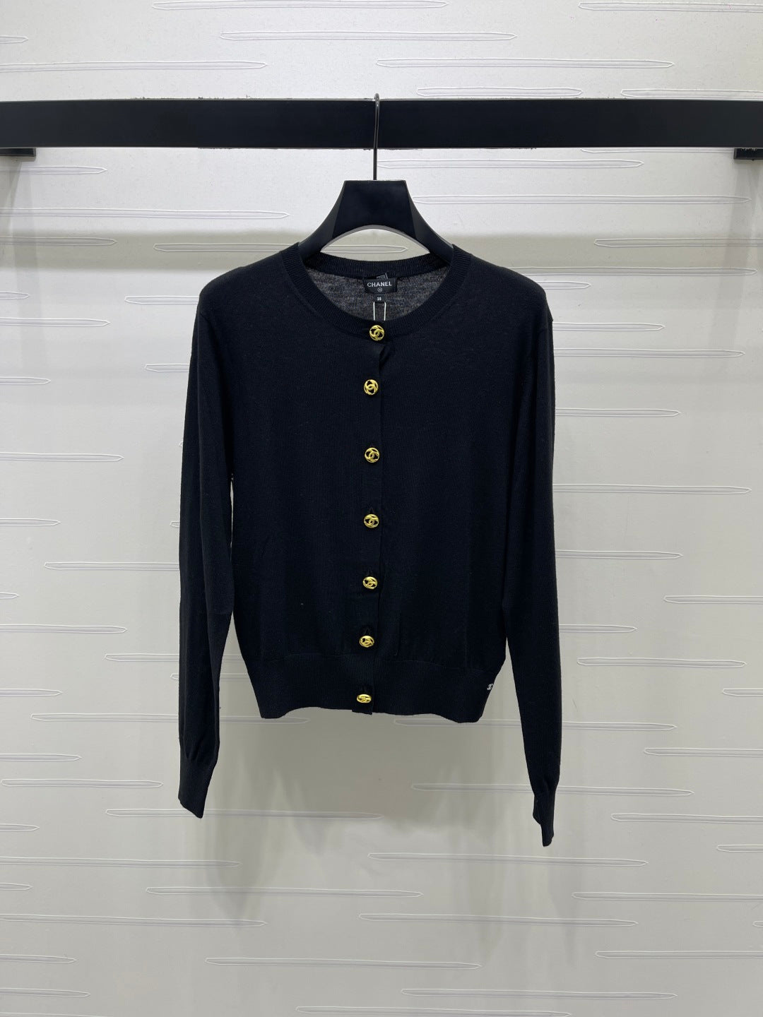 26 New Long-Sleeved Knitted Cardigan