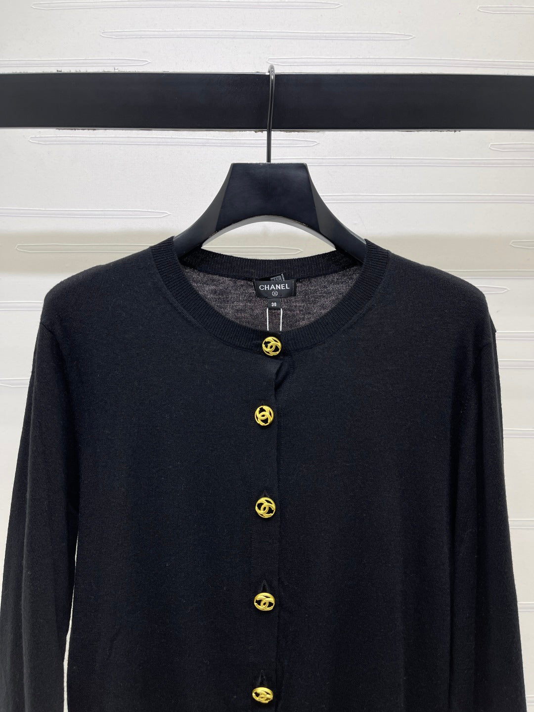 26 New Long-Sleeved Knitted Cardigan