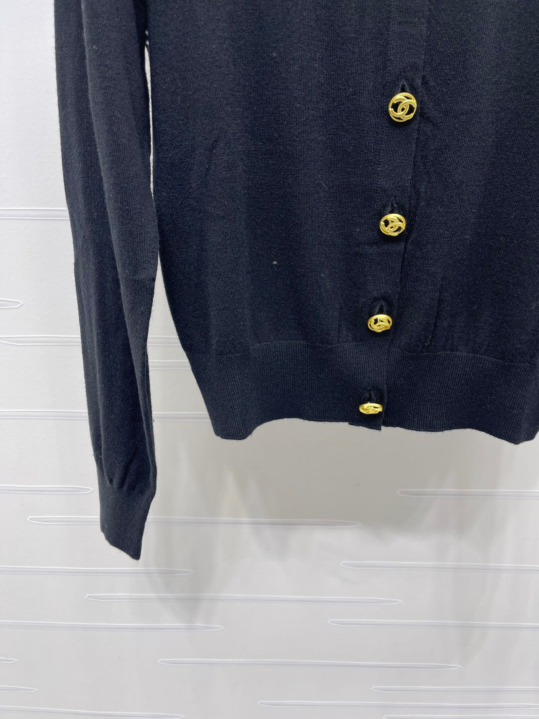 26 New Long-Sleeved Knitted Cardigan