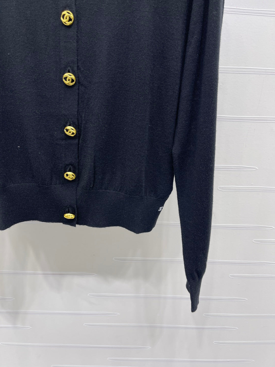 26 New Long-Sleeved Knitted Cardigan
