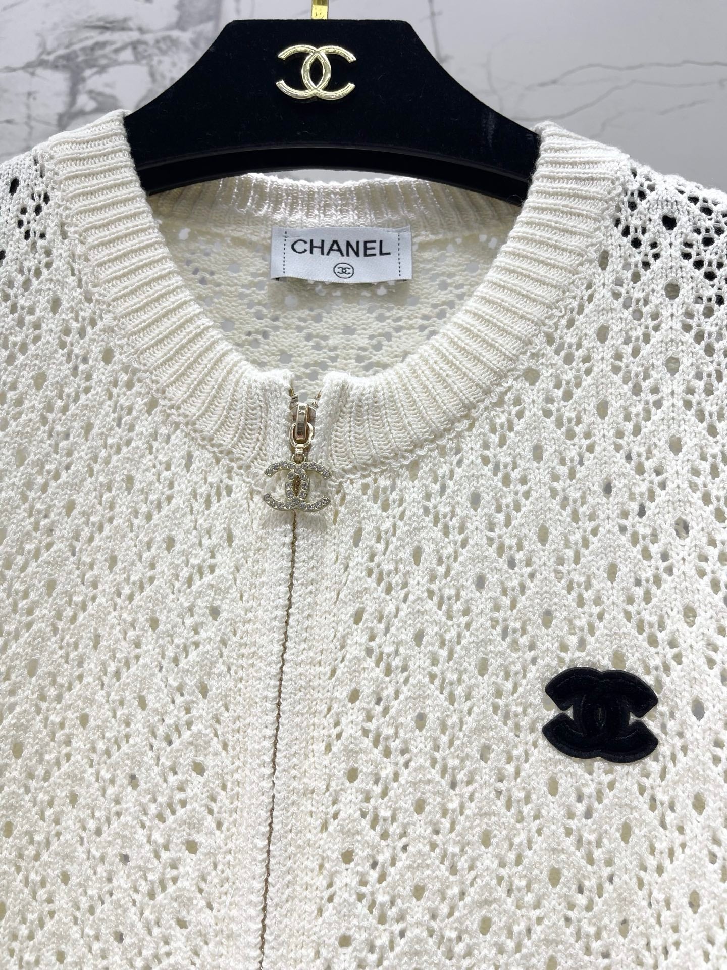 26 New Openwork Jacquard Knit Cardigan