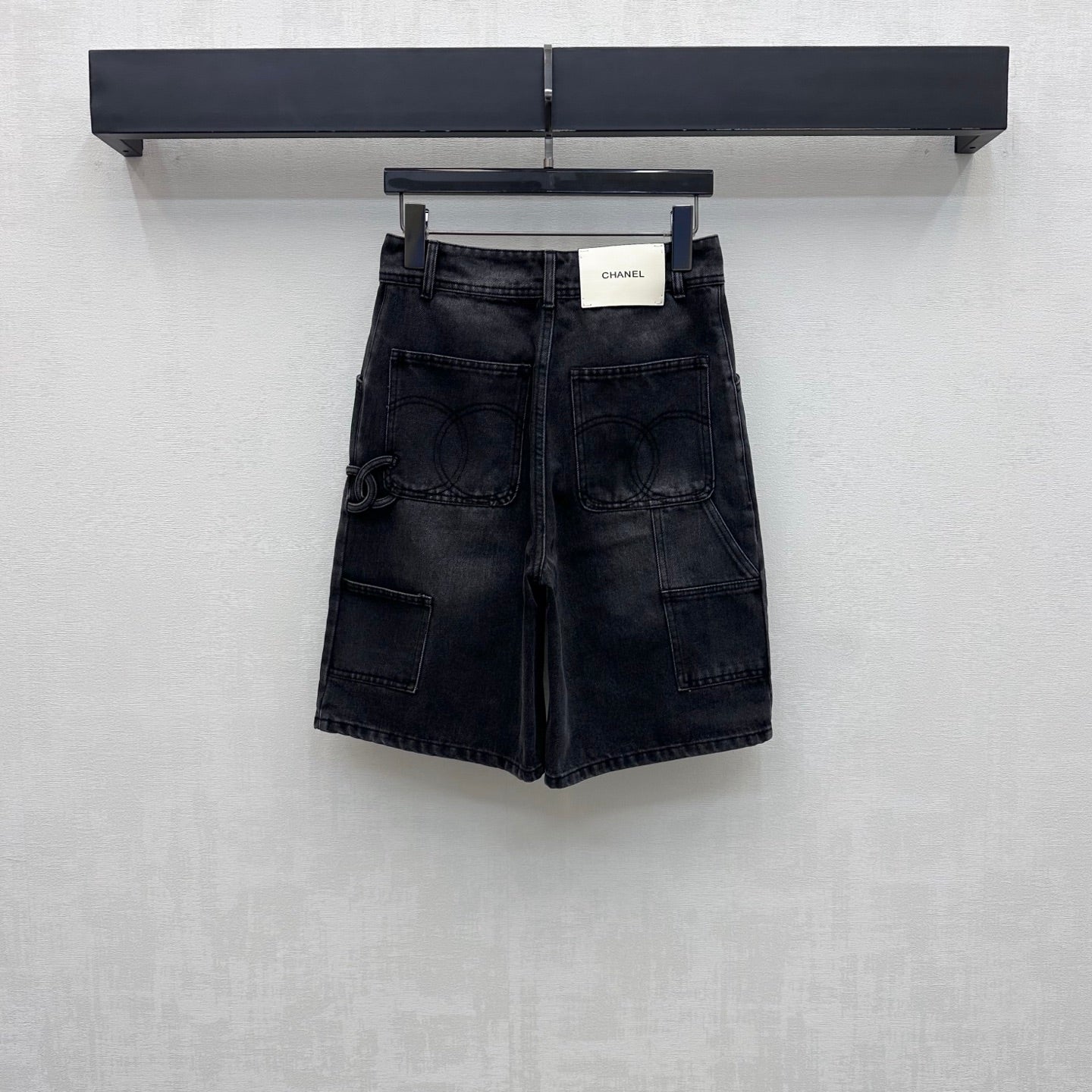 26 New Embroidered Denim Mid-Length Shorts