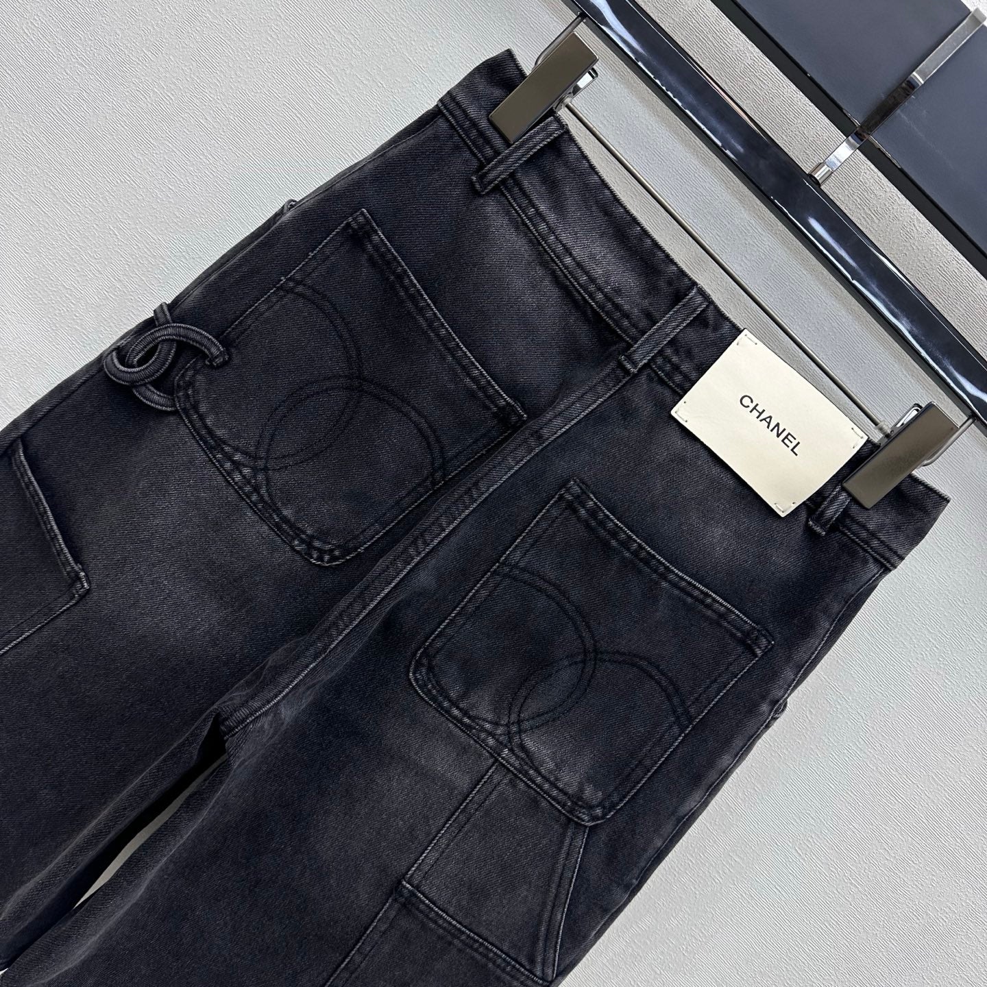 26 New Embroidered Denim Mid-Length Shorts