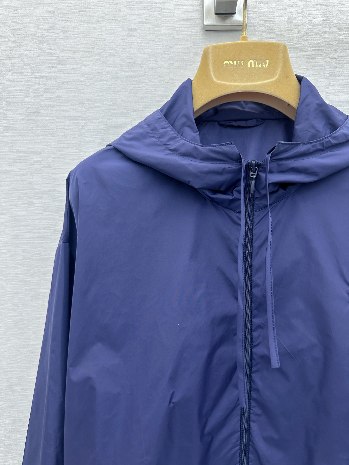 26FW Drawstring Hooded Nylon Jacket