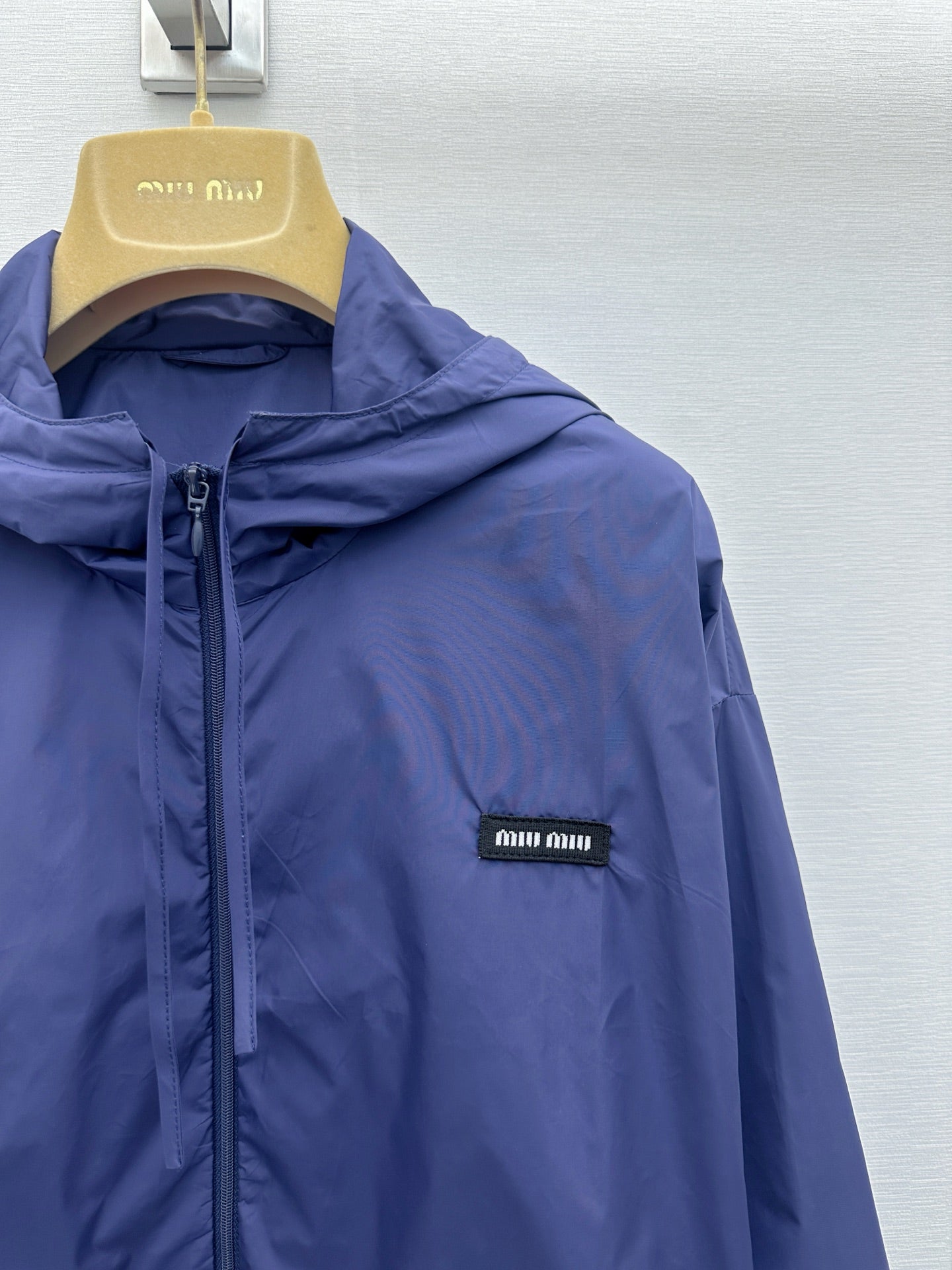 26FW Drawstring Hooded Nylon Jacket