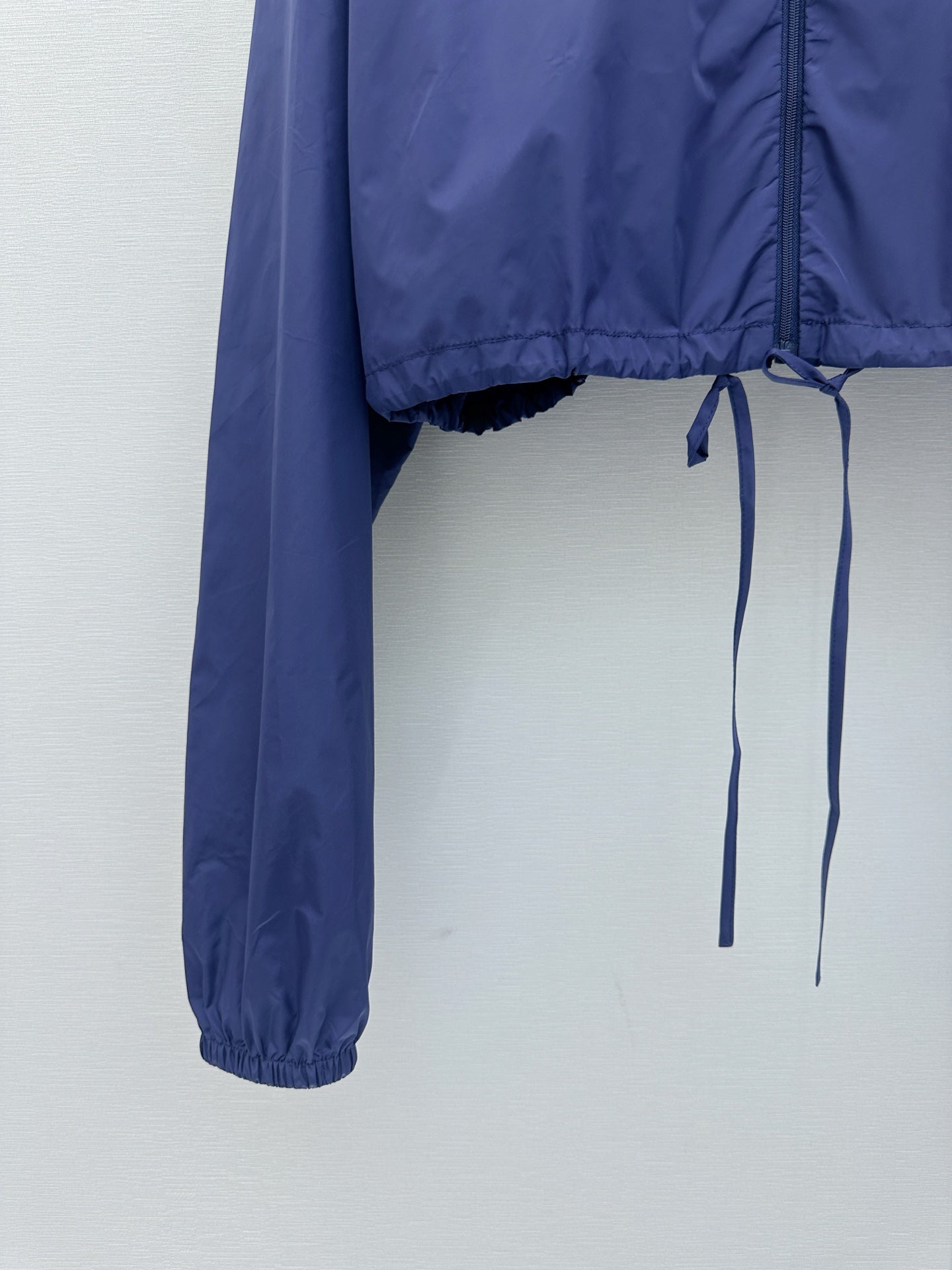26FW Drawstring Hooded Nylon Jacket