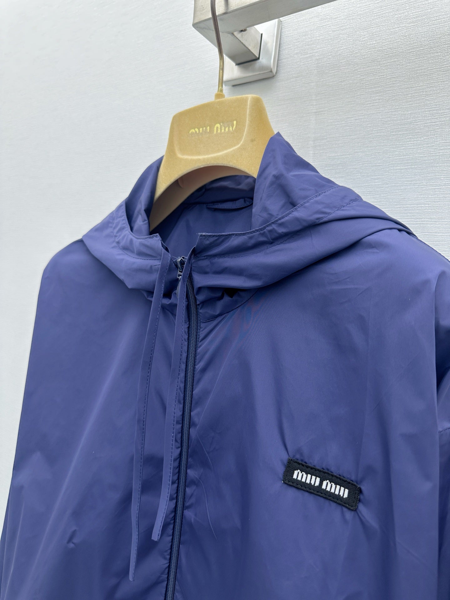 26FW Drawstring Hooded Nylon Jacket