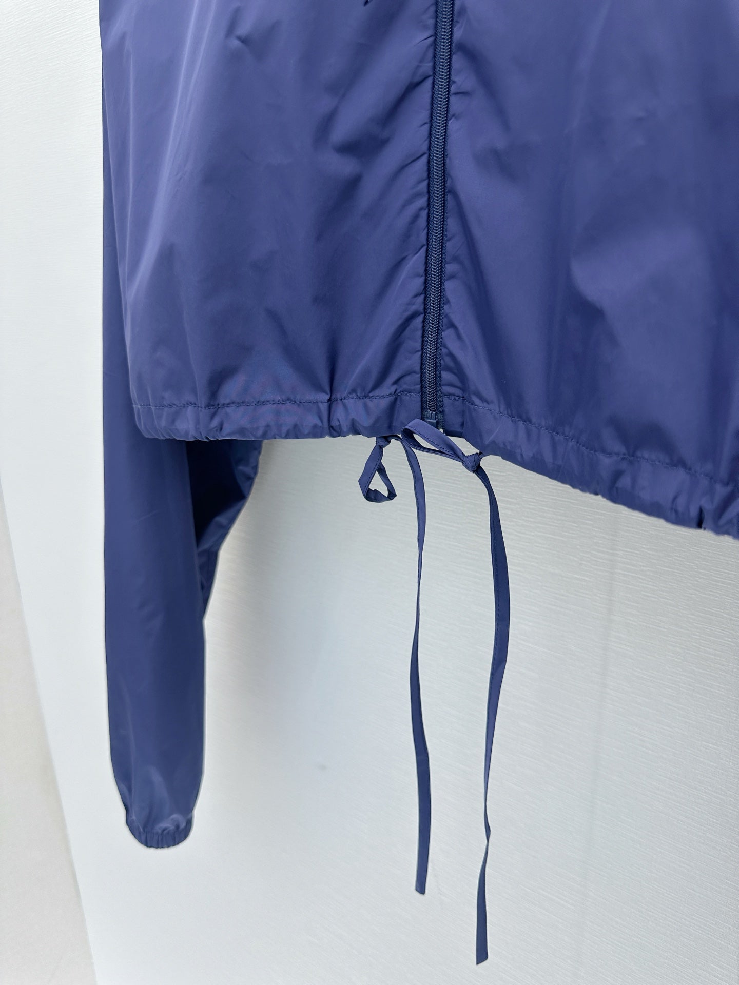 26FW Drawstring Hooded Nylon Jacket