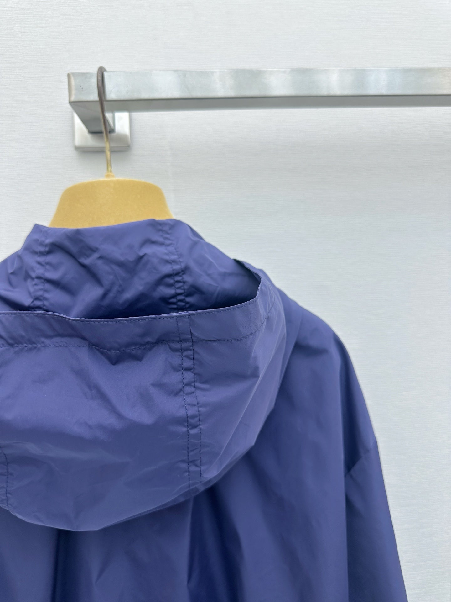 26FW Drawstring Hooded Nylon Jacket