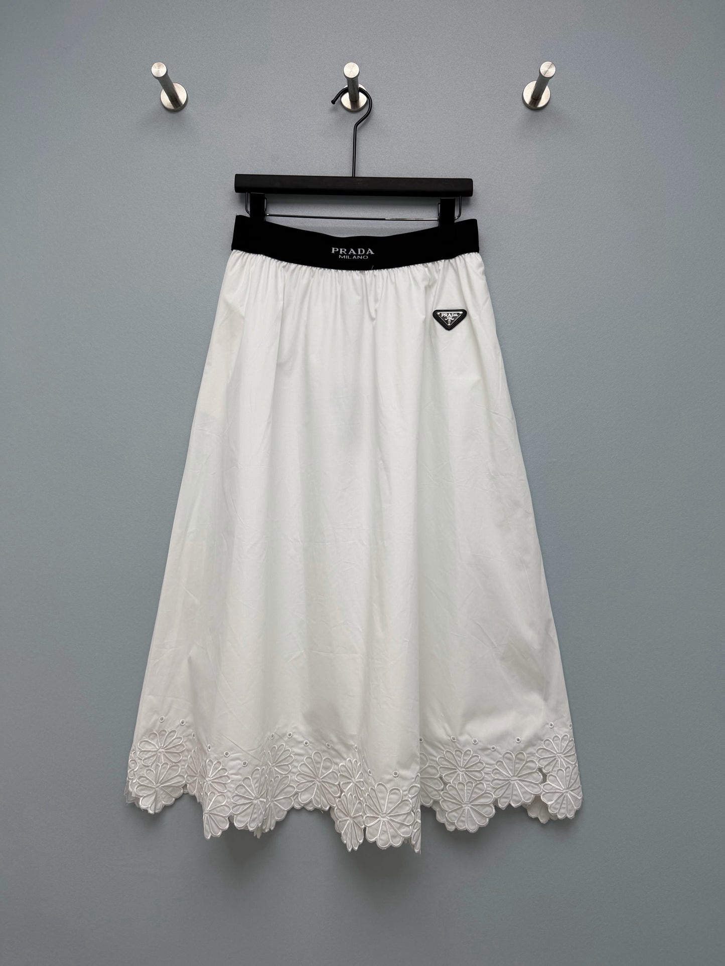 26FW New Embroidered Lace Skirt