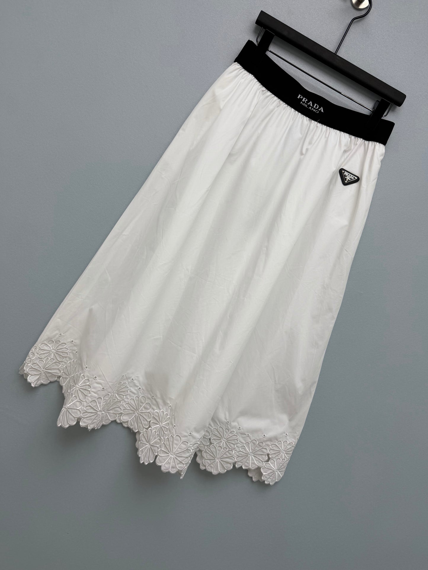 26FW New Embroidered Lace Skirt