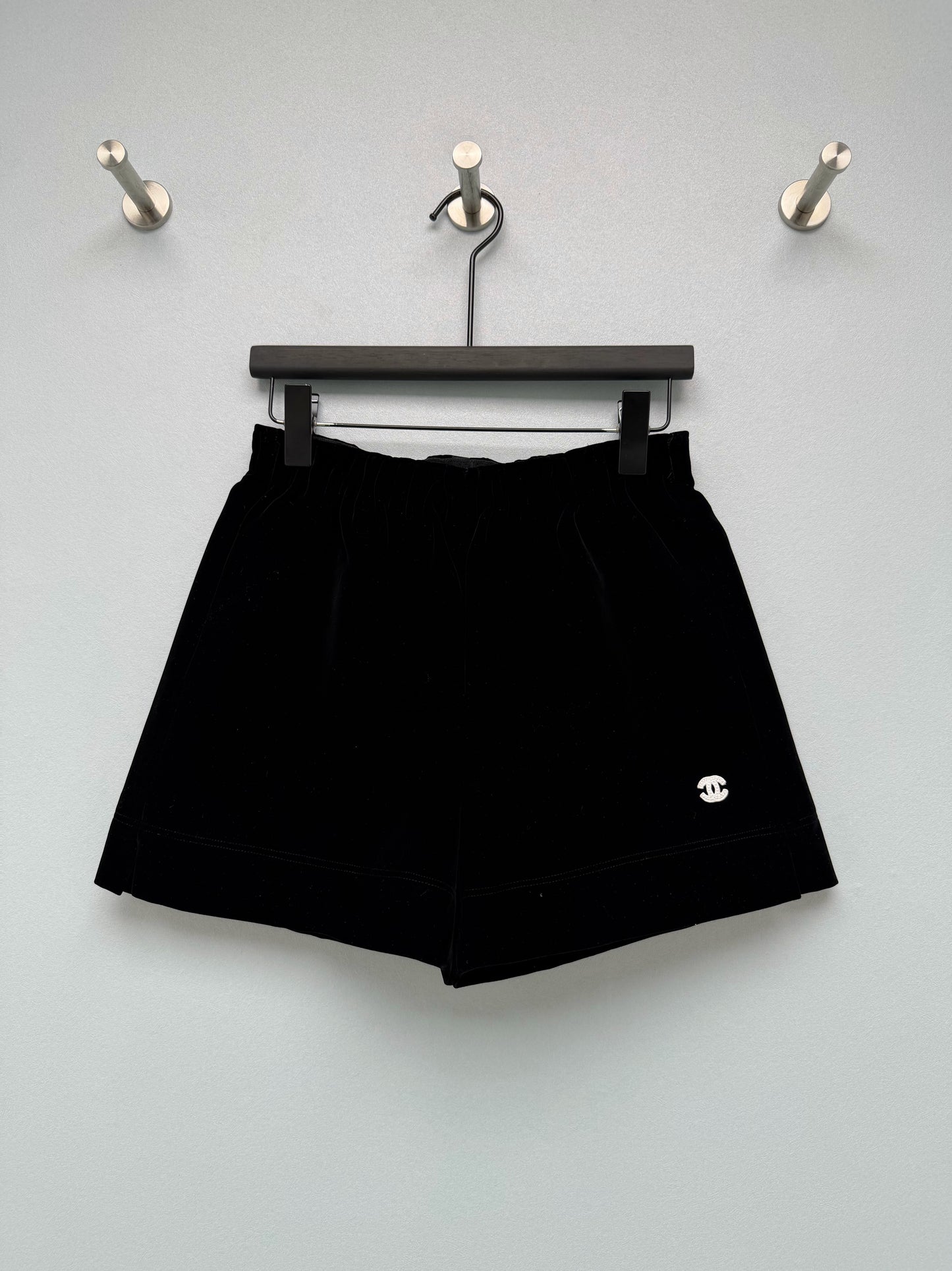 26FW New Black Velvet Elastic Waist Casual Shorts