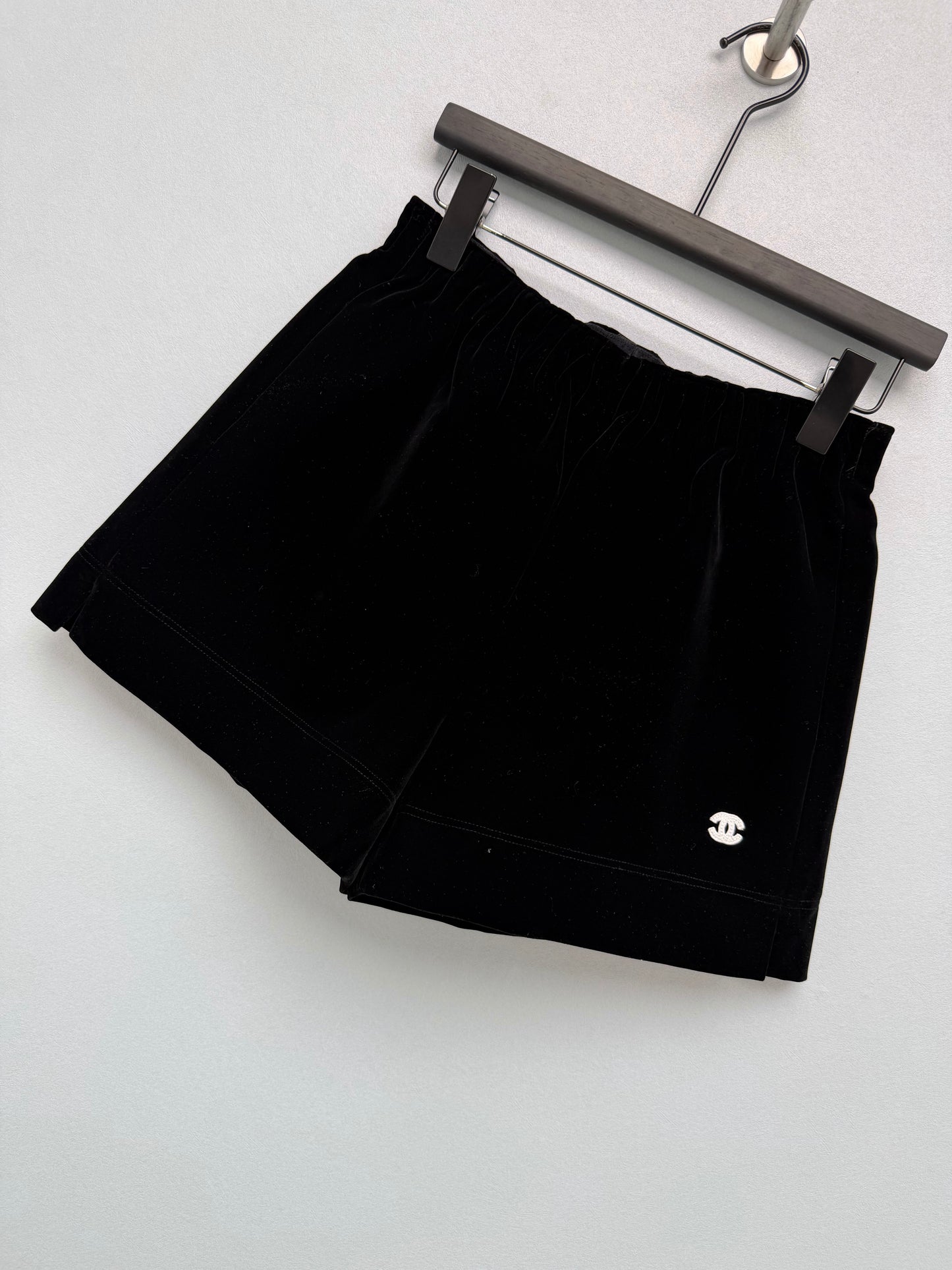 26FW New Black Velvet Elastic Waist Casual Shorts