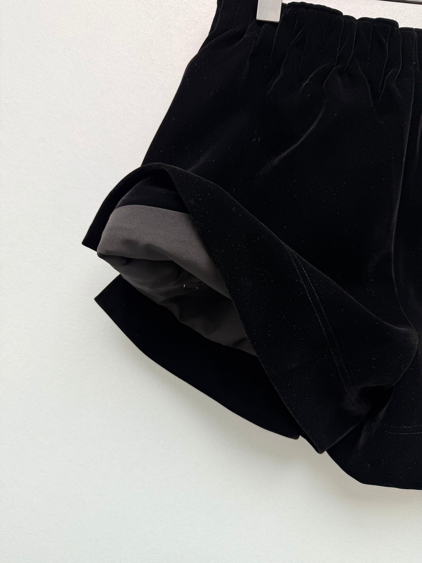 26FW New Black Velvet Elastic Waist Casual Shorts