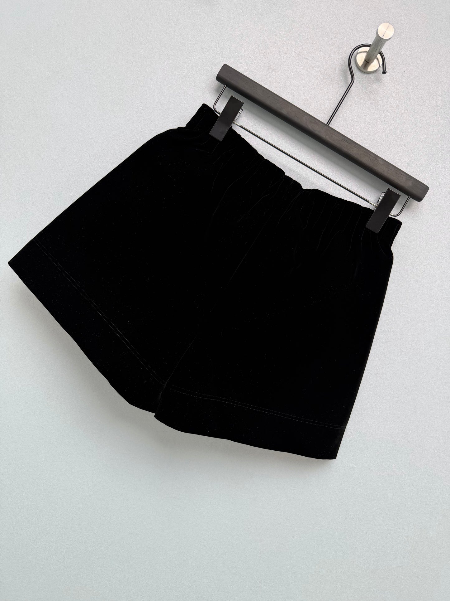 26FW New Black Velvet Elastic Waist Casual Shorts