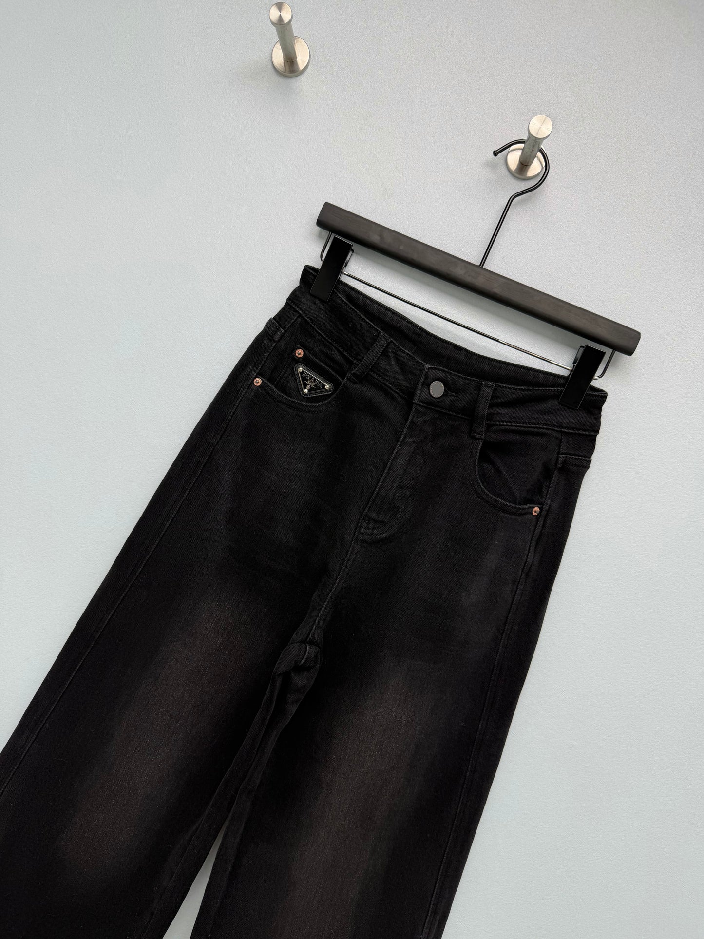 26FW New Distressed Wide-Leg Jeans