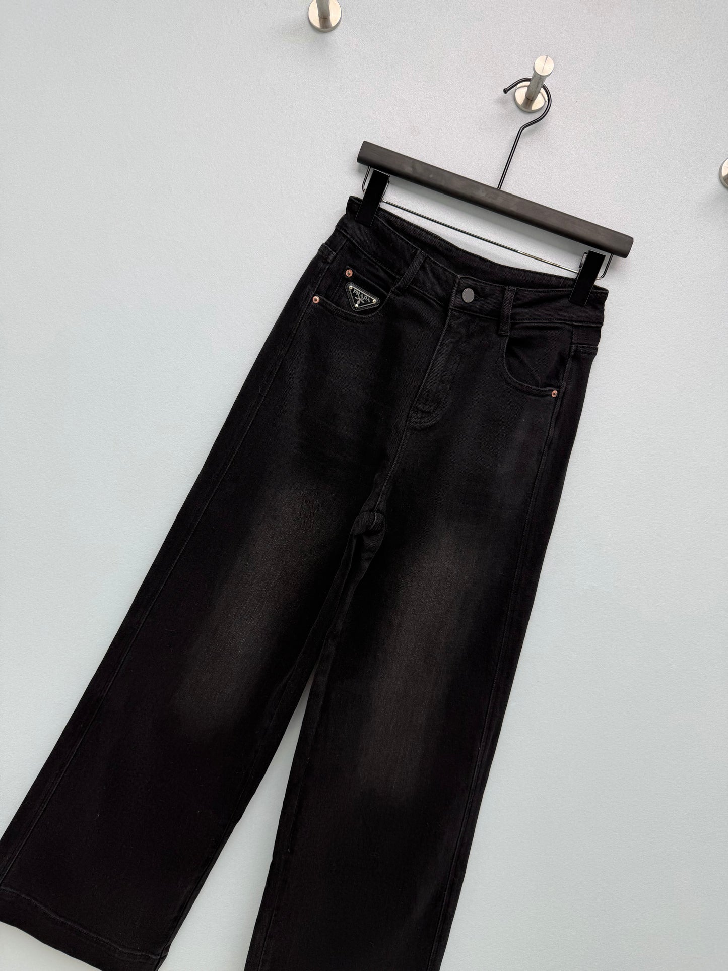 26FW New Distressed Wide-Leg Jeans