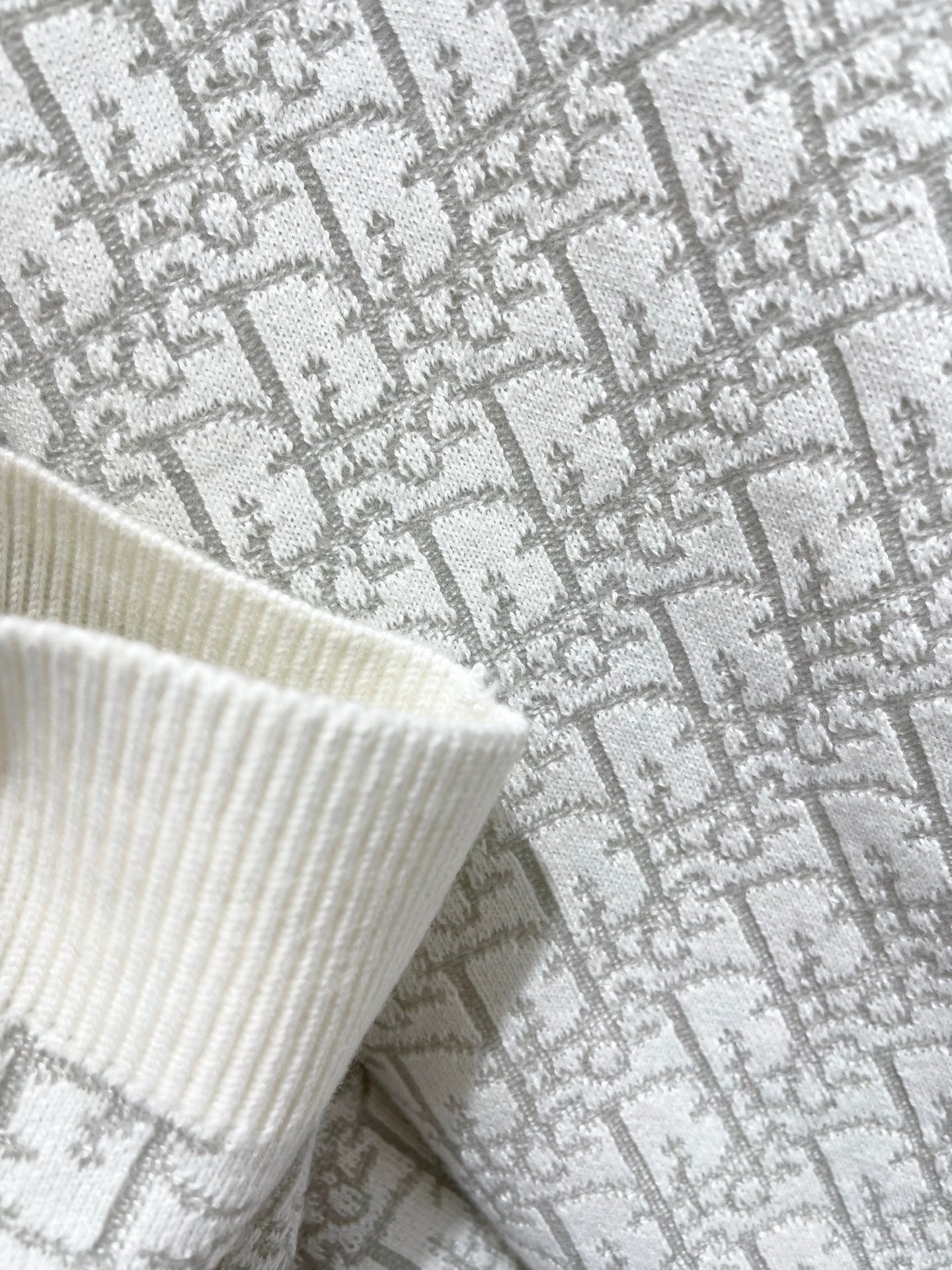26FW New Monogram Knit Hooded Jacket
